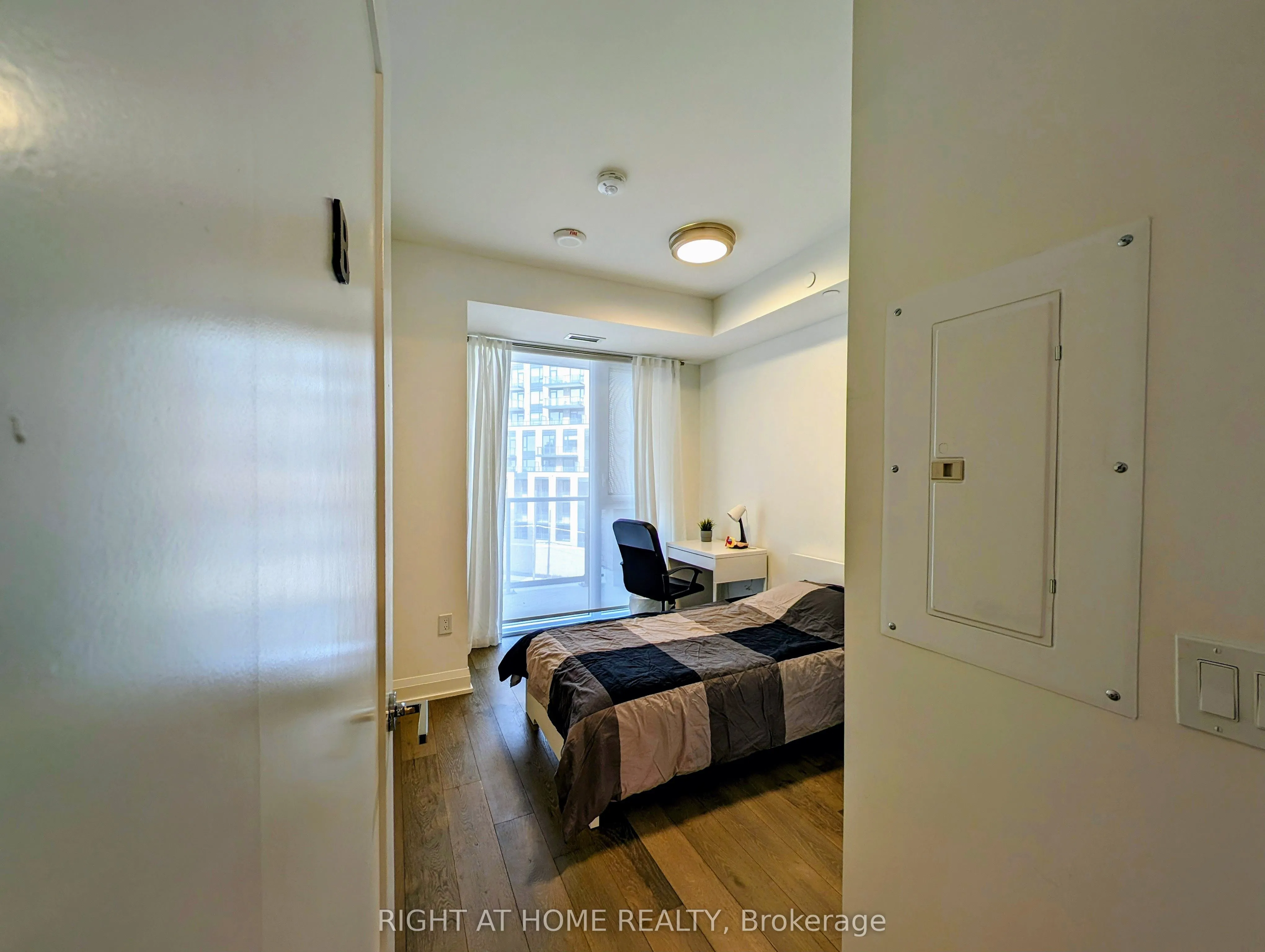 293 The Kingsway, #504