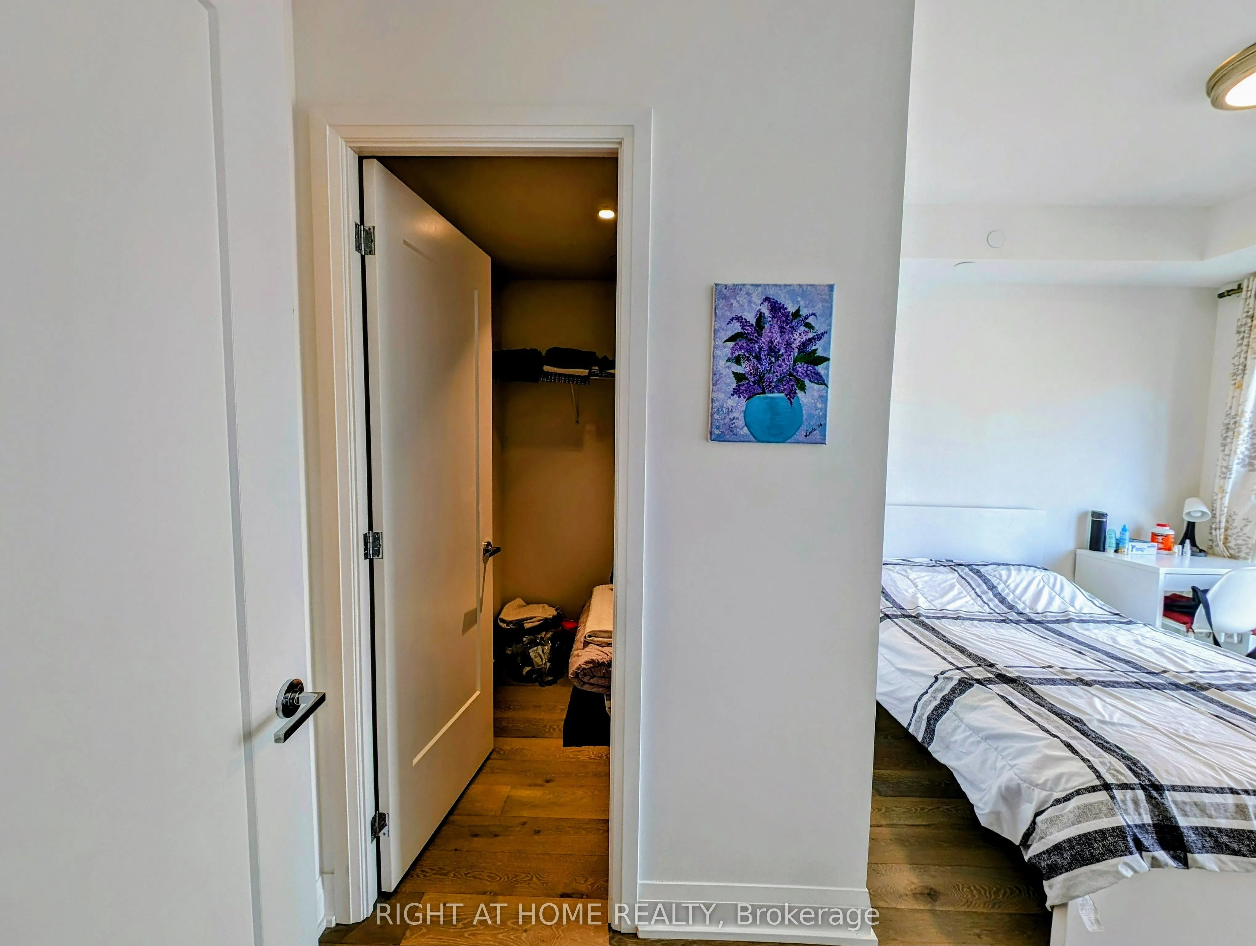 293 The Kingsway, #504
