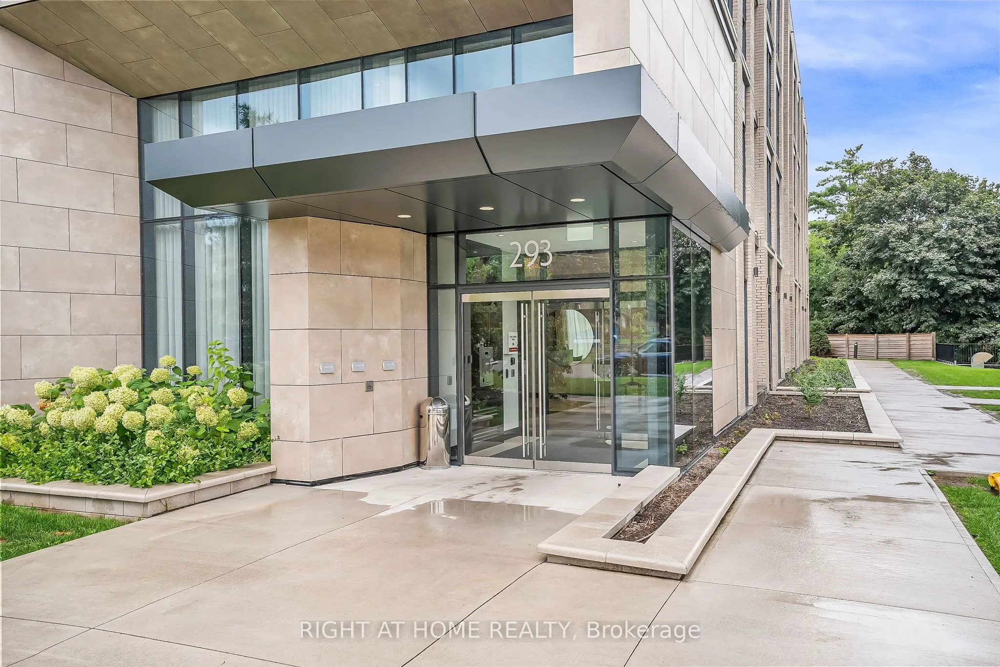 293 The Kingsway, #504