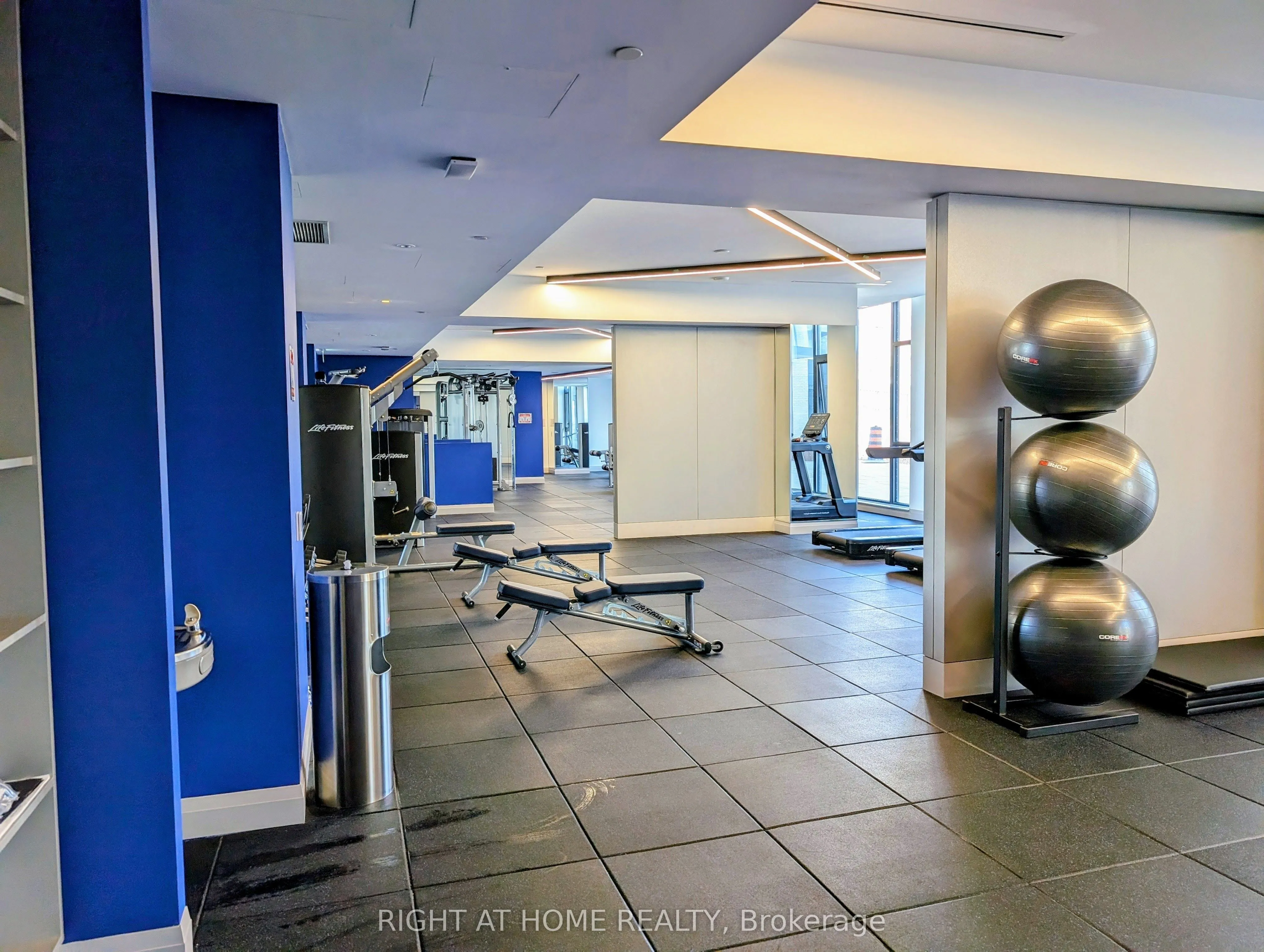 293 The Kingsway, #504