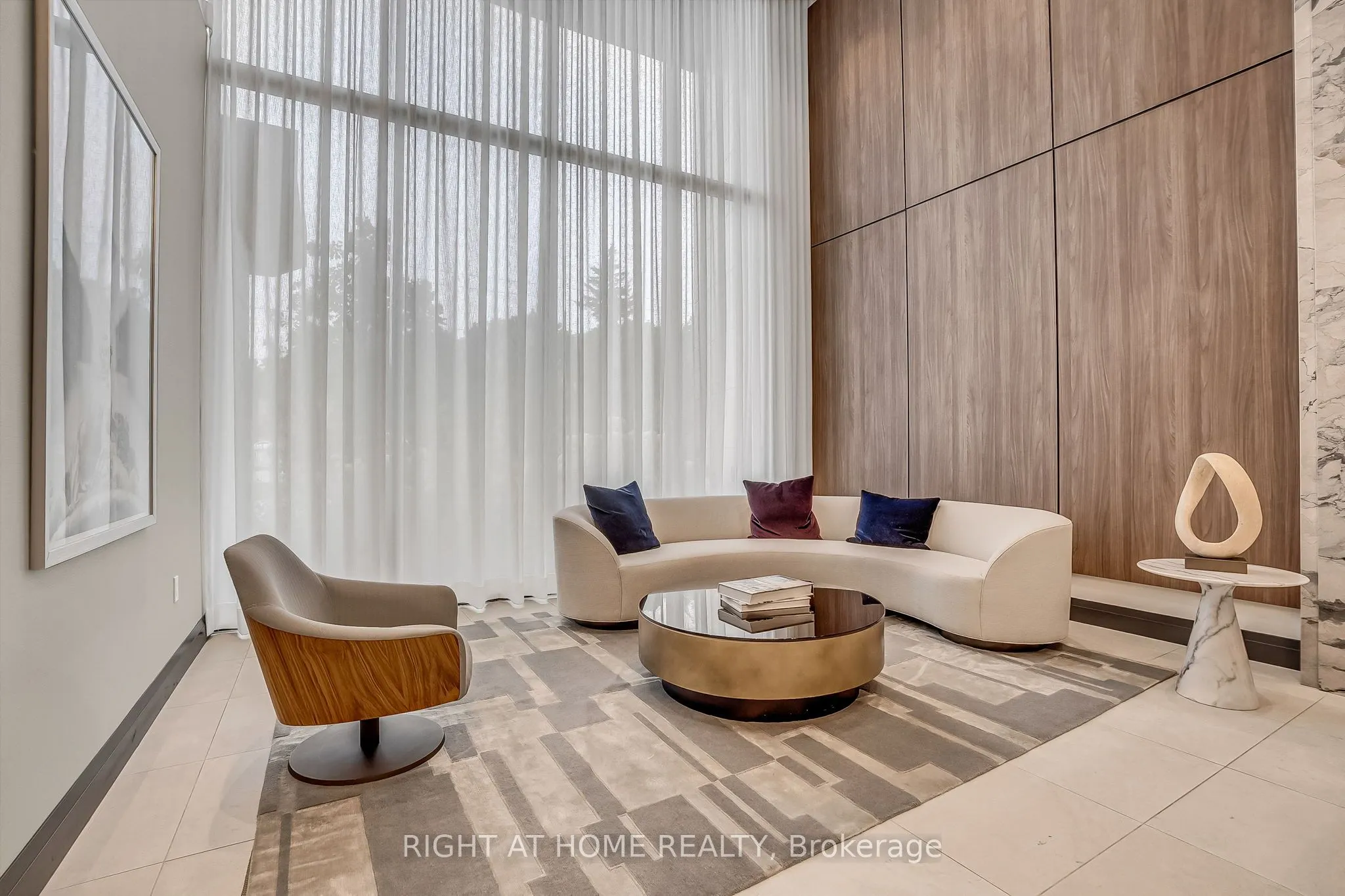 293 The Kingsway, #504
