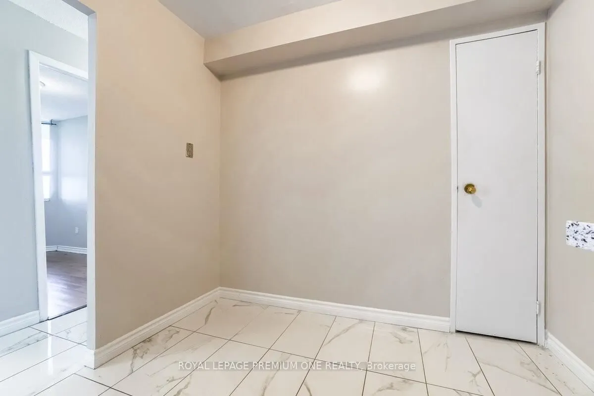 234 Albion Road, #811