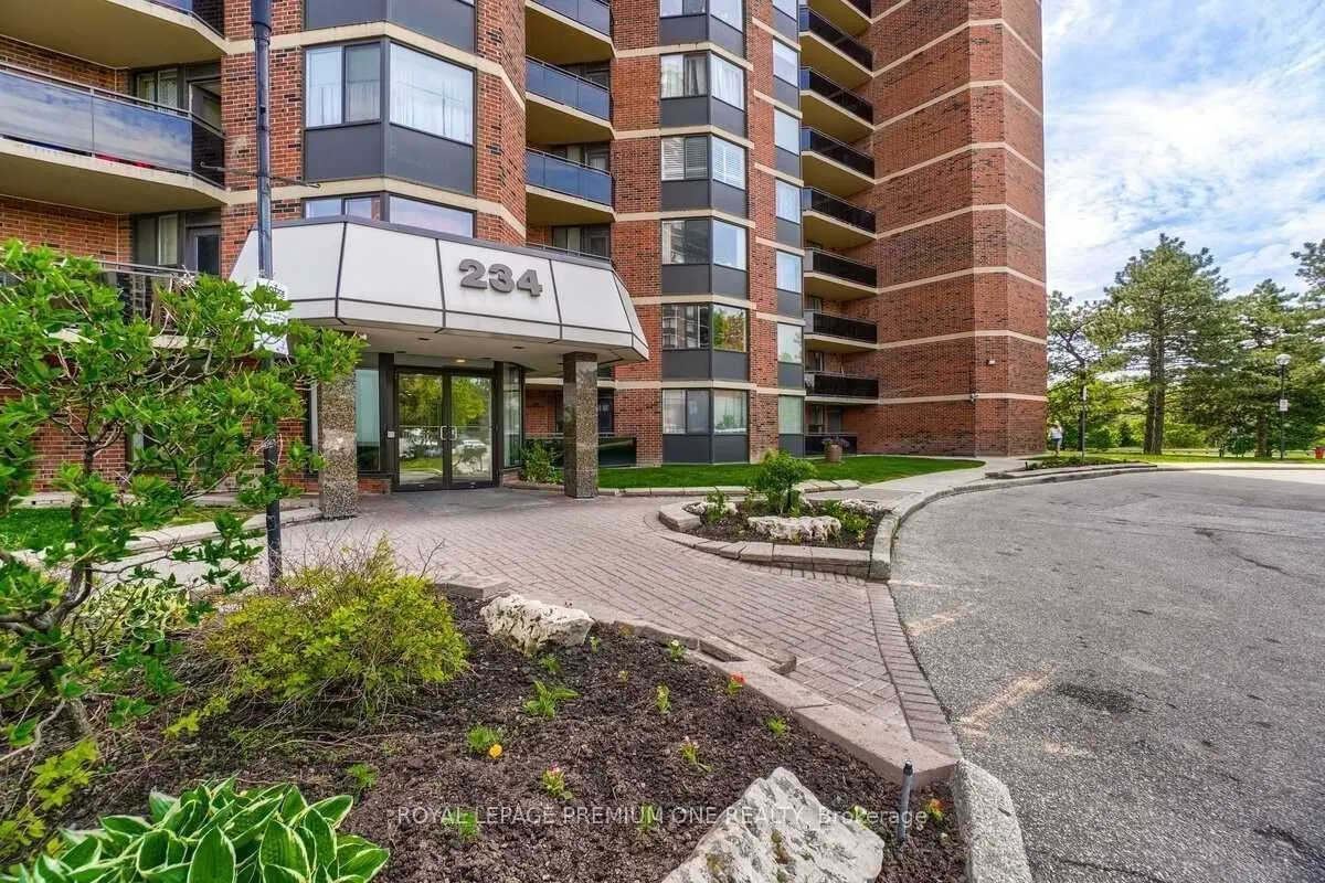 234 Albion Road, #811