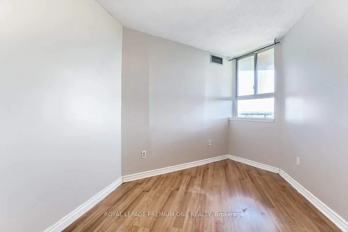234 Albion Road, #811