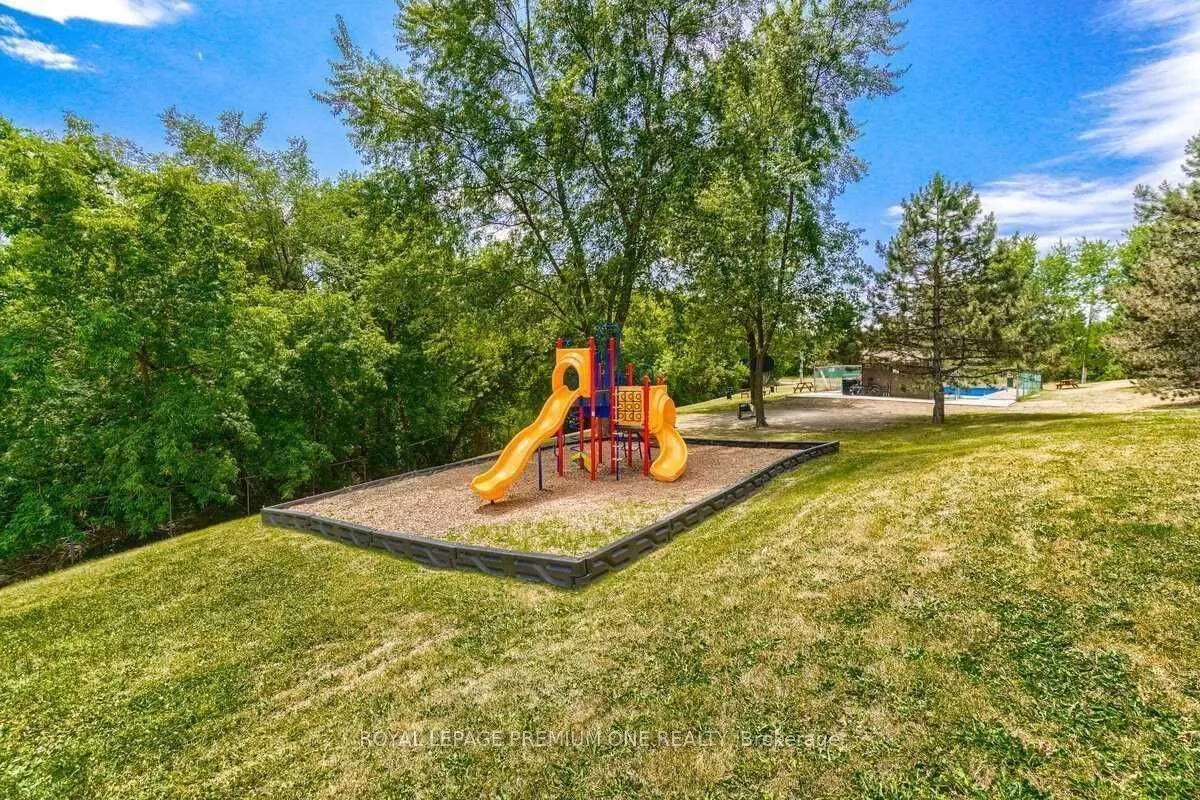 234 Albion Road, #811