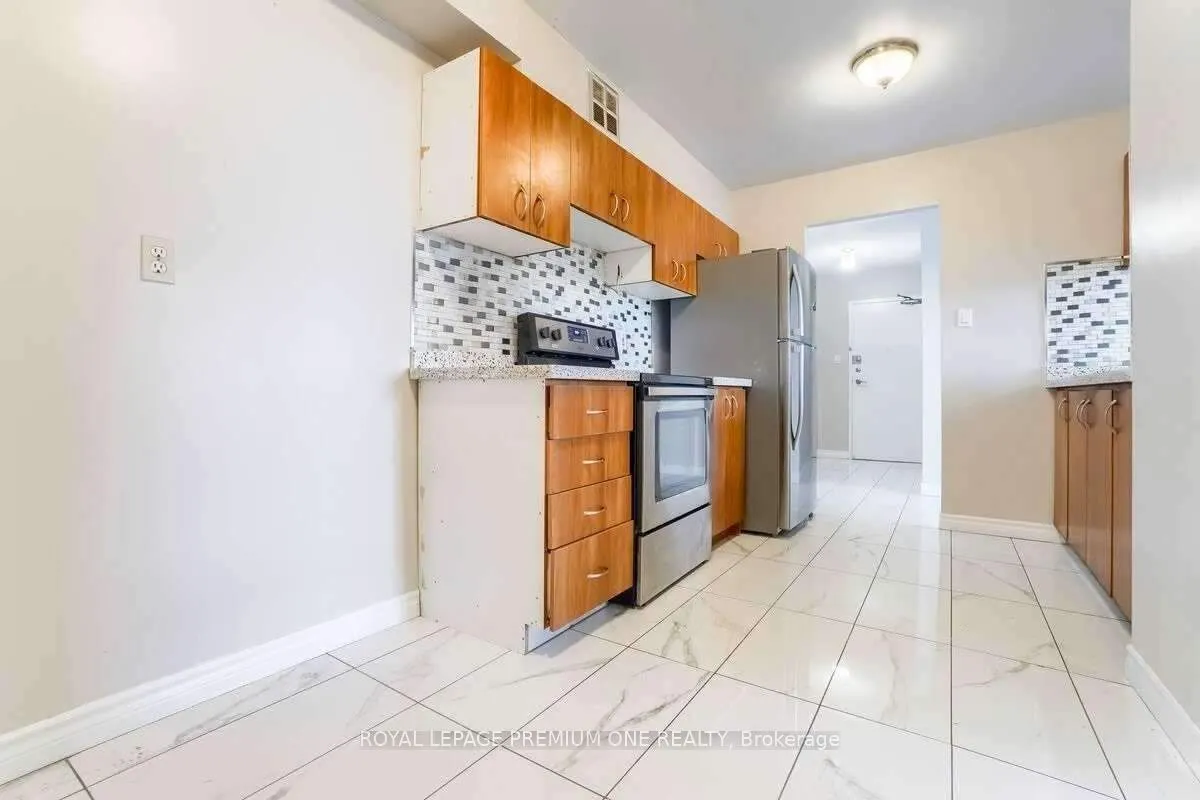 234 Albion Road, #811