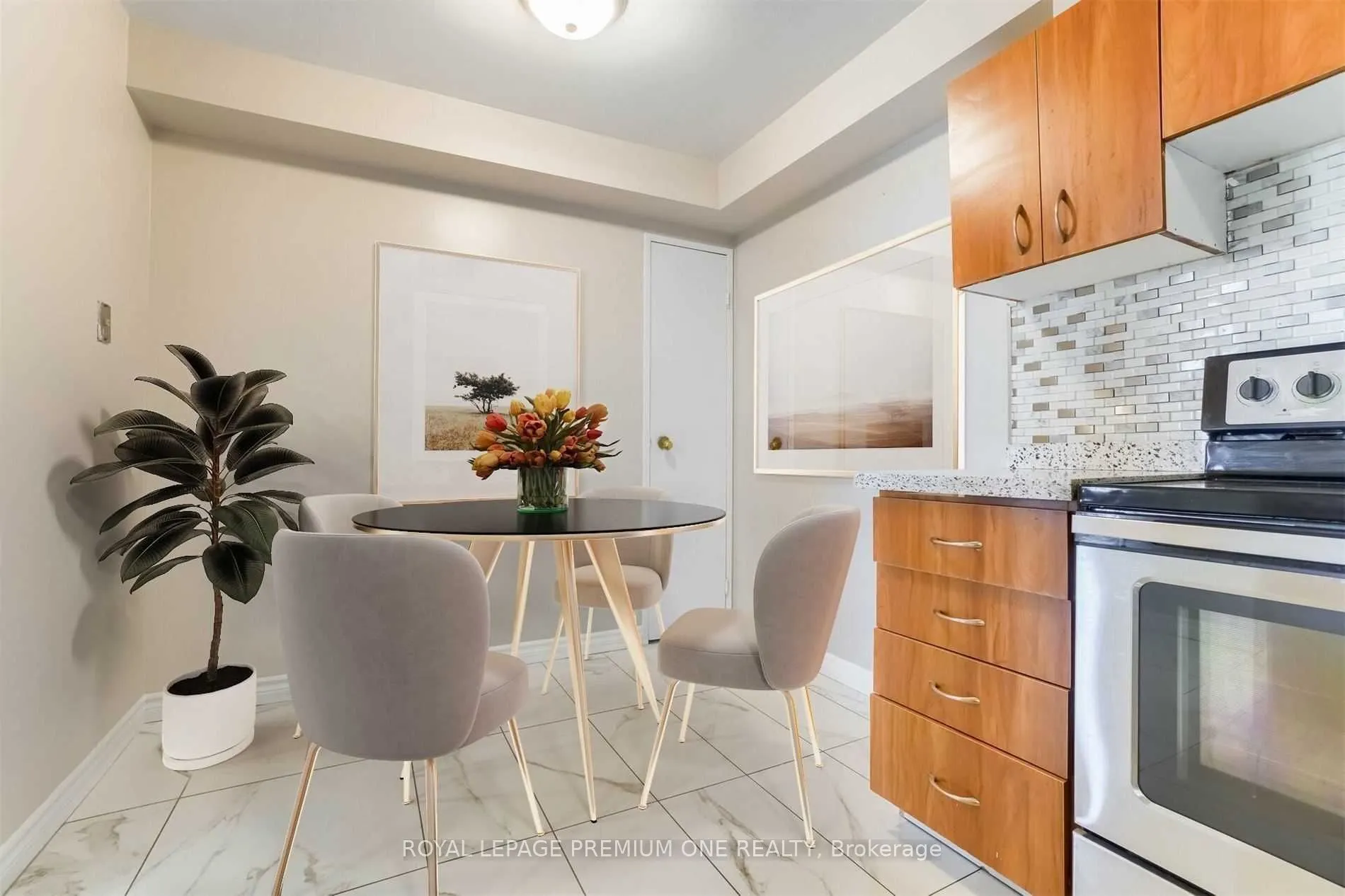 234 Albion Road, #811