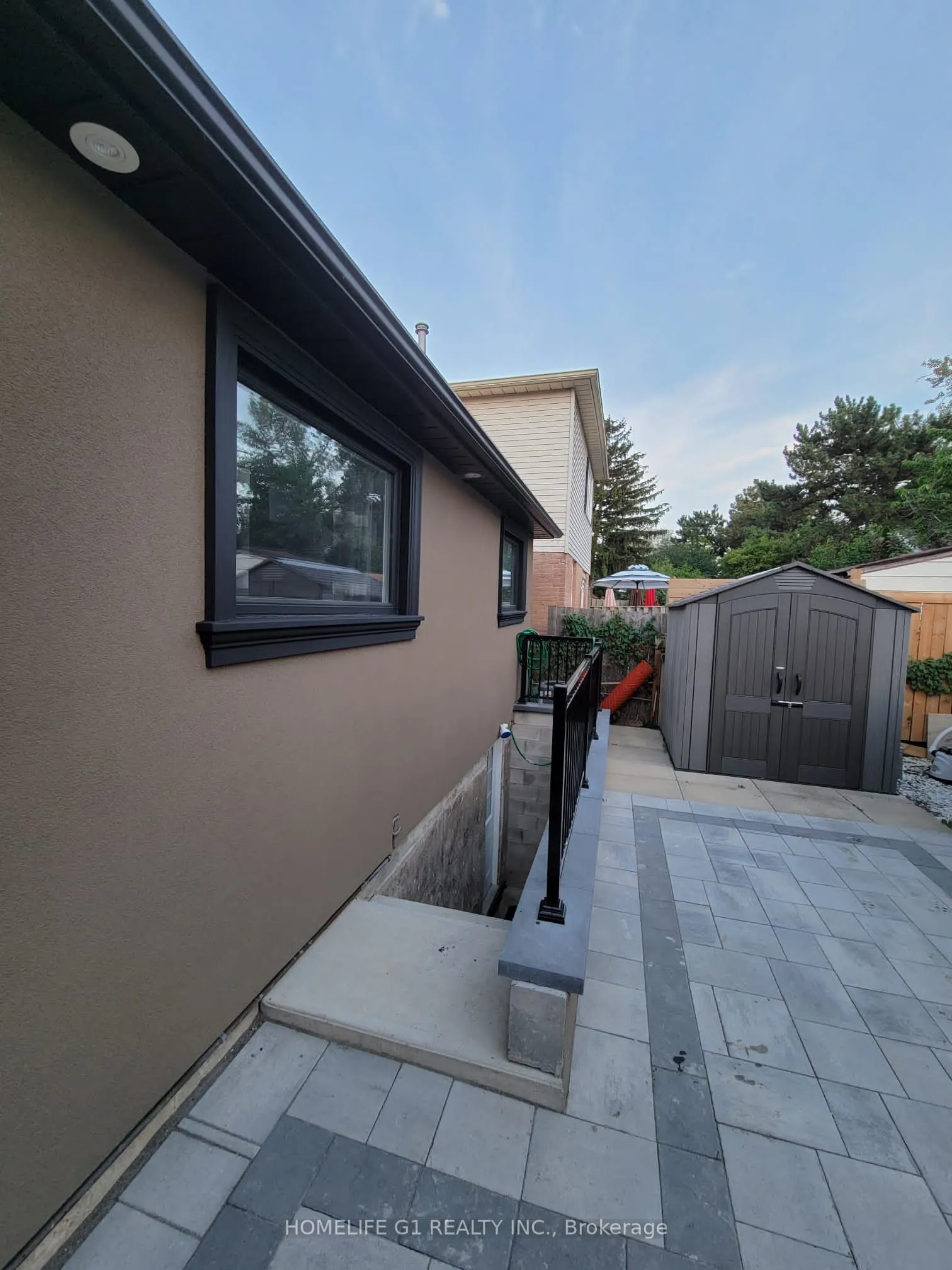 3198 Anderson Crescent