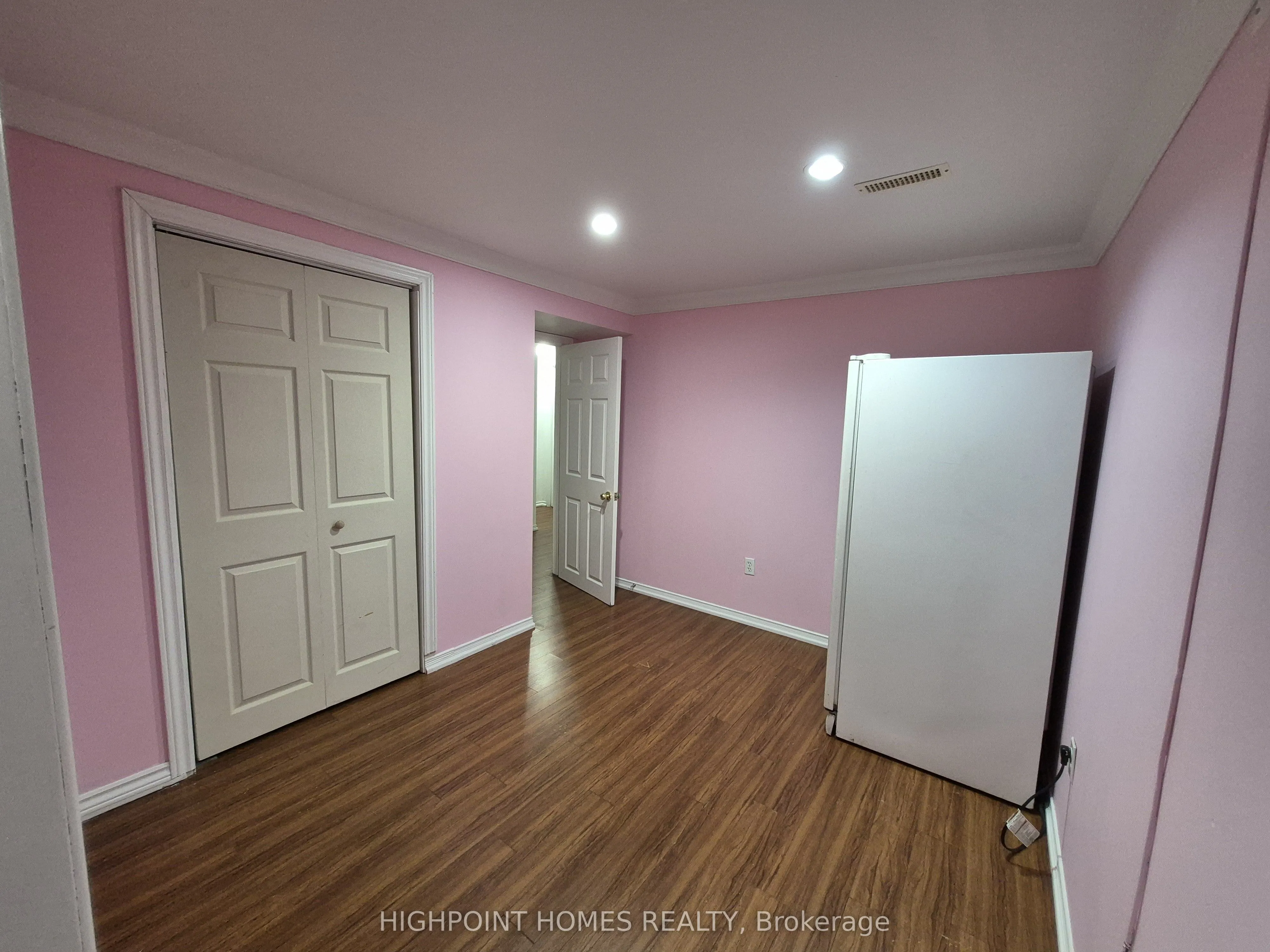 27 Deerpark Crescent S