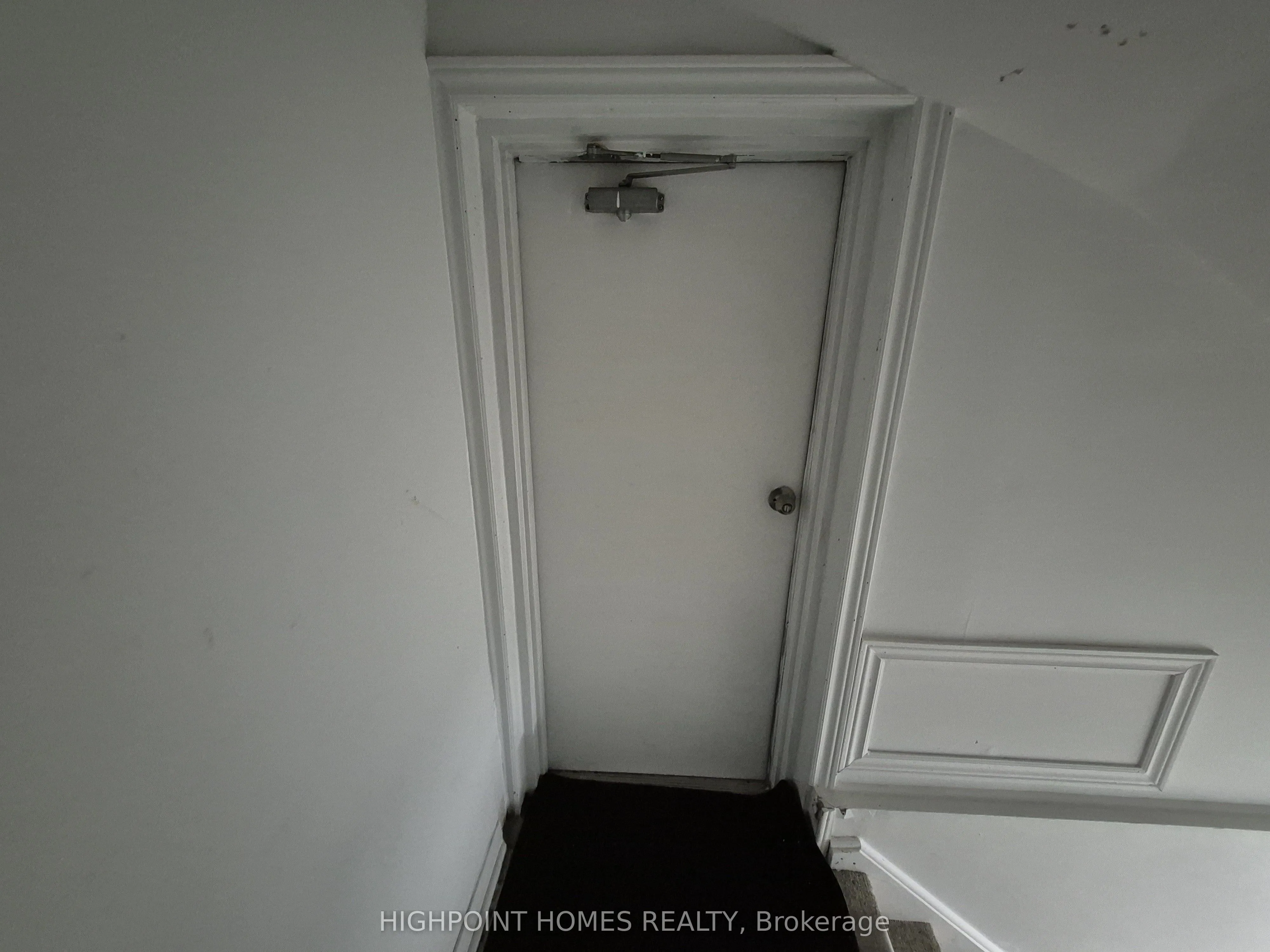 27 Deerpark Crescent S