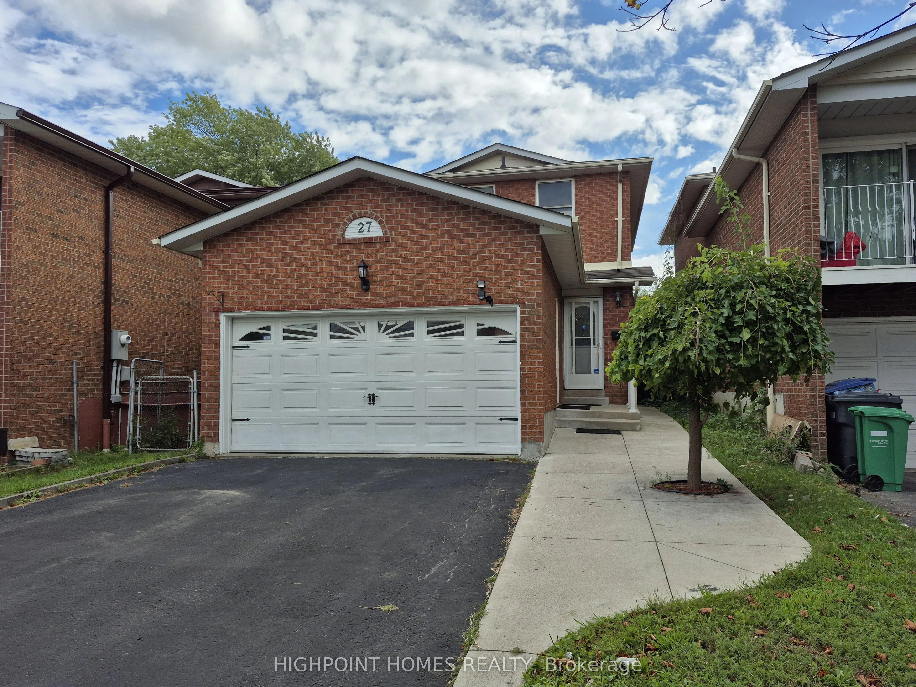 27 Deerpark Crescent S