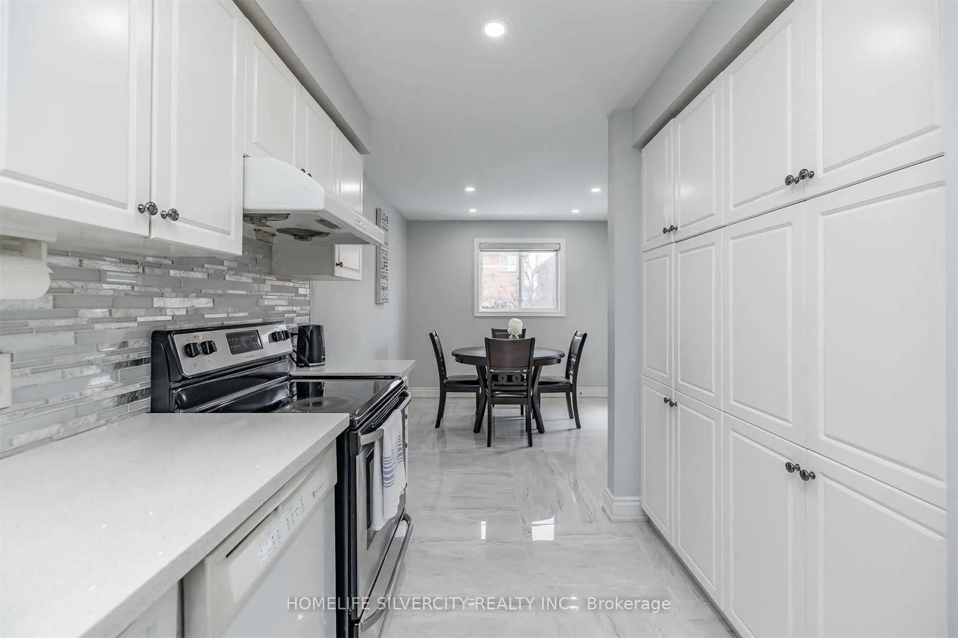 39 Summerdale Crescent