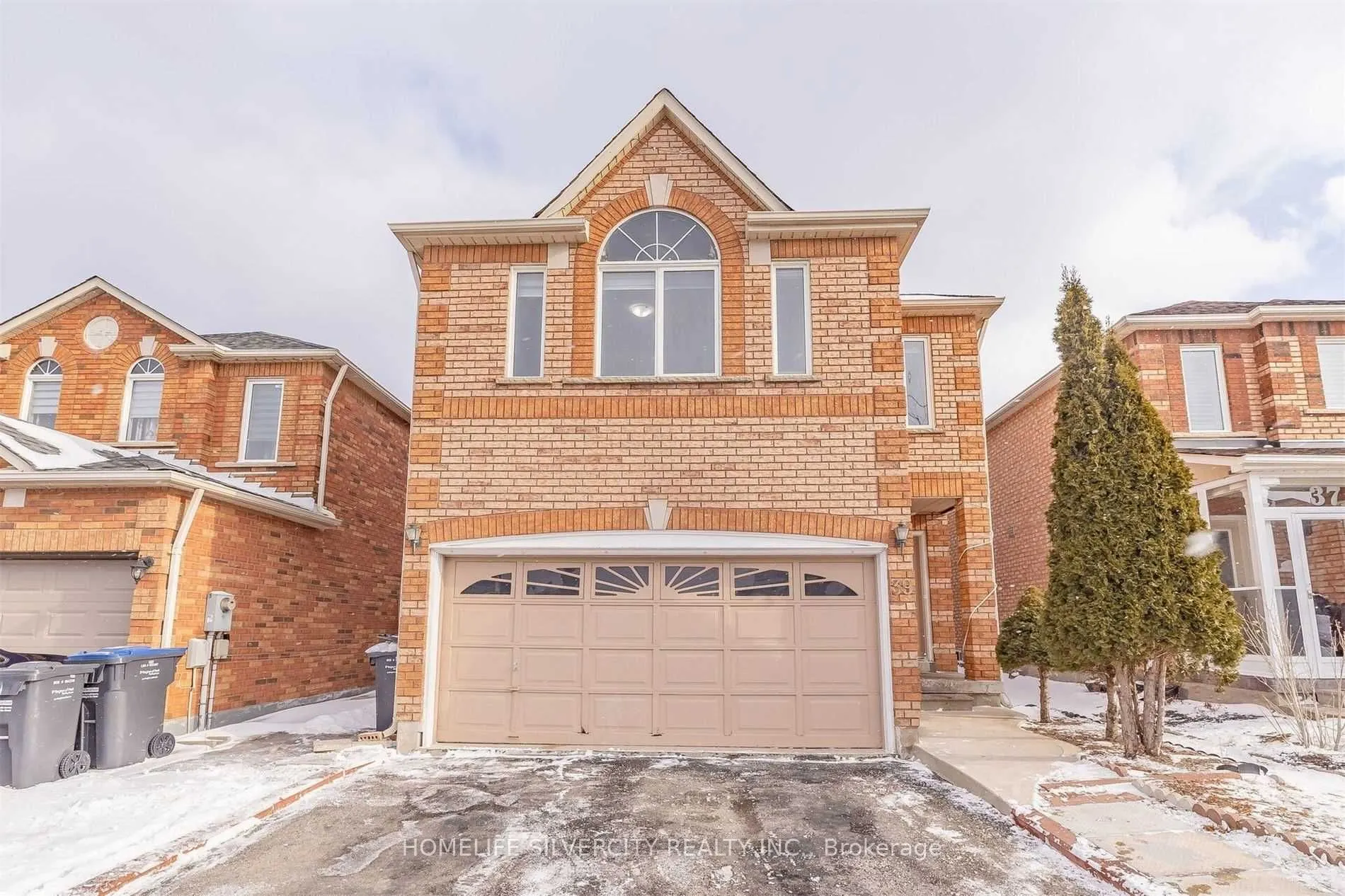 39 Summerdale Crescent