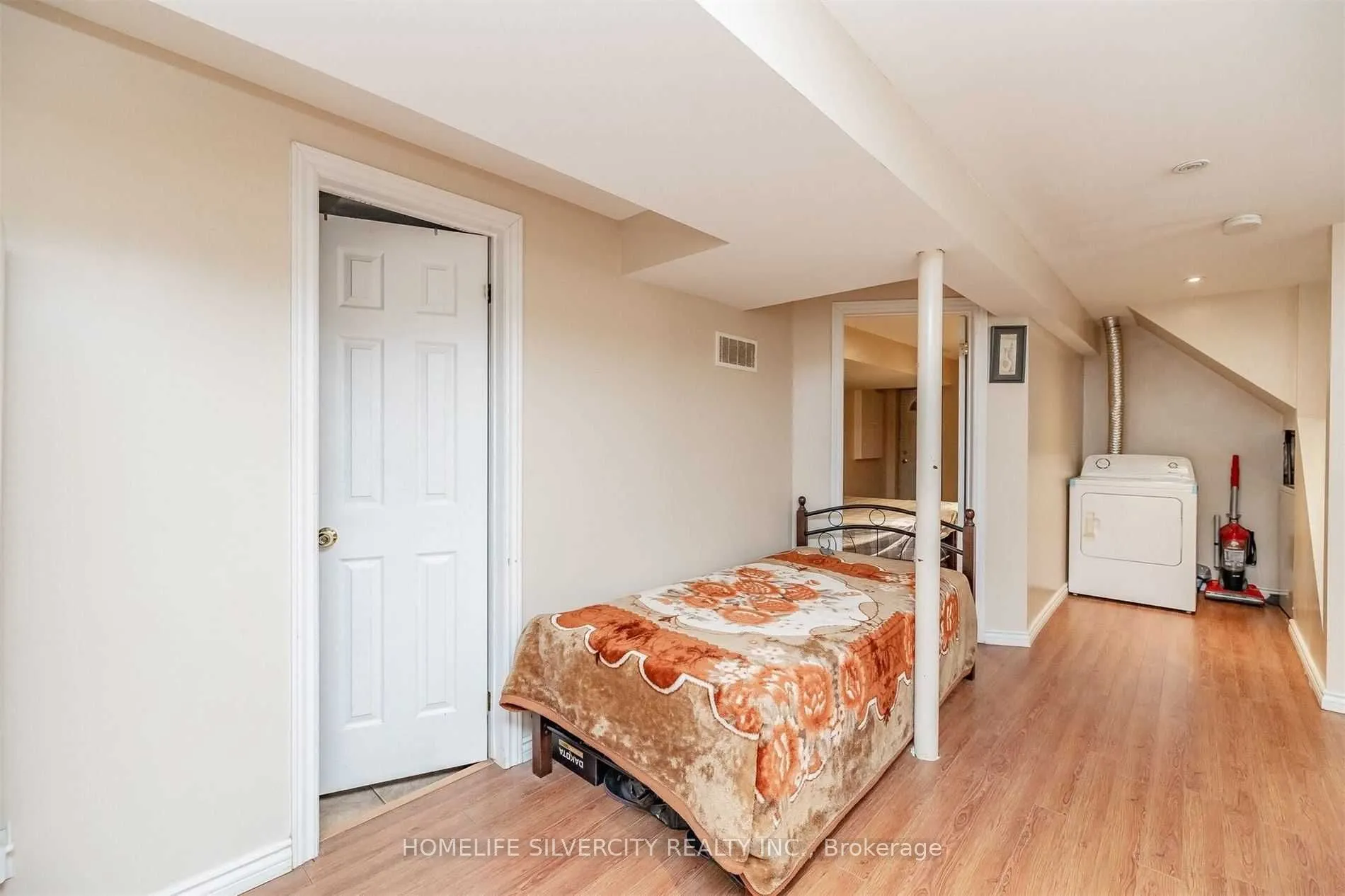 39 Summerdale Crescent