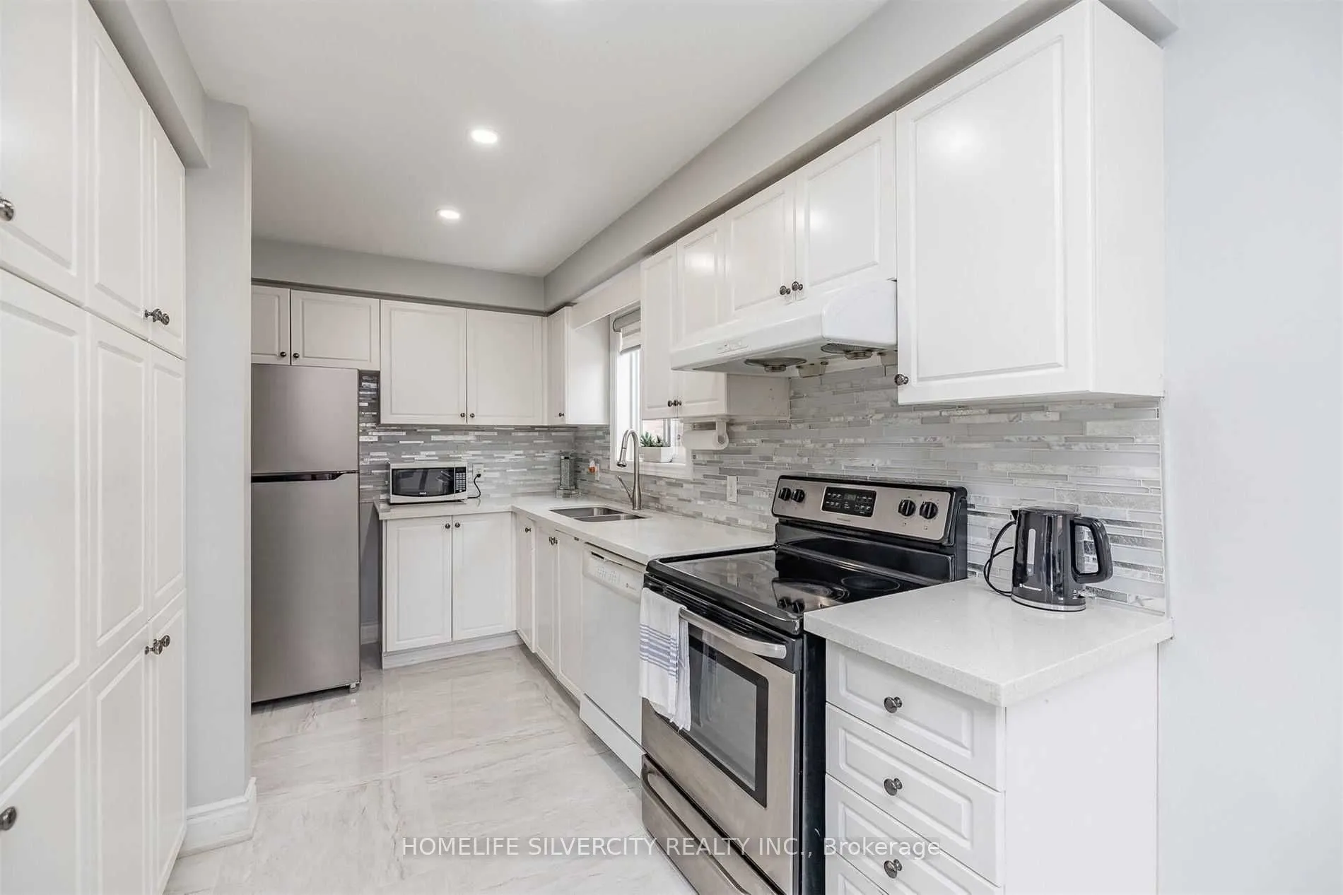 39 Summerdale Crescent