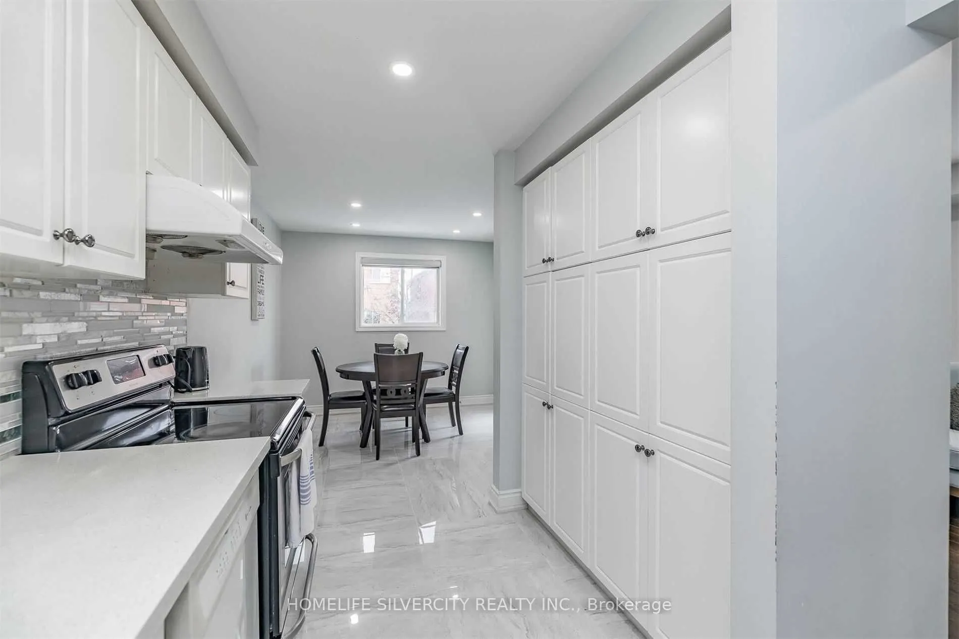 39 Summerdale Crescent