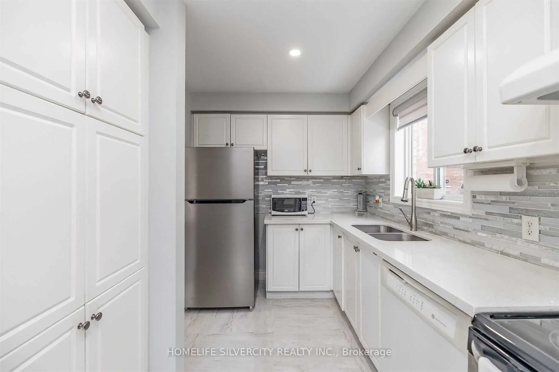 39 Summerdale Crescent