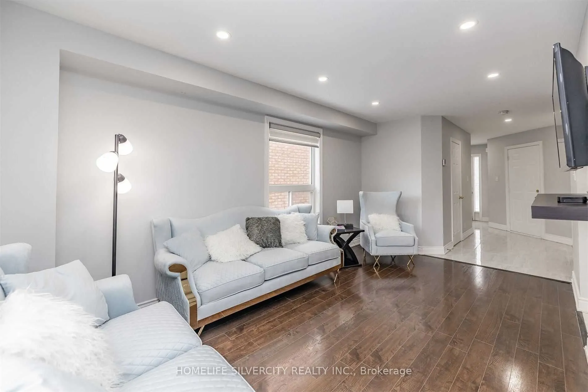 39 Summerdale Crescent