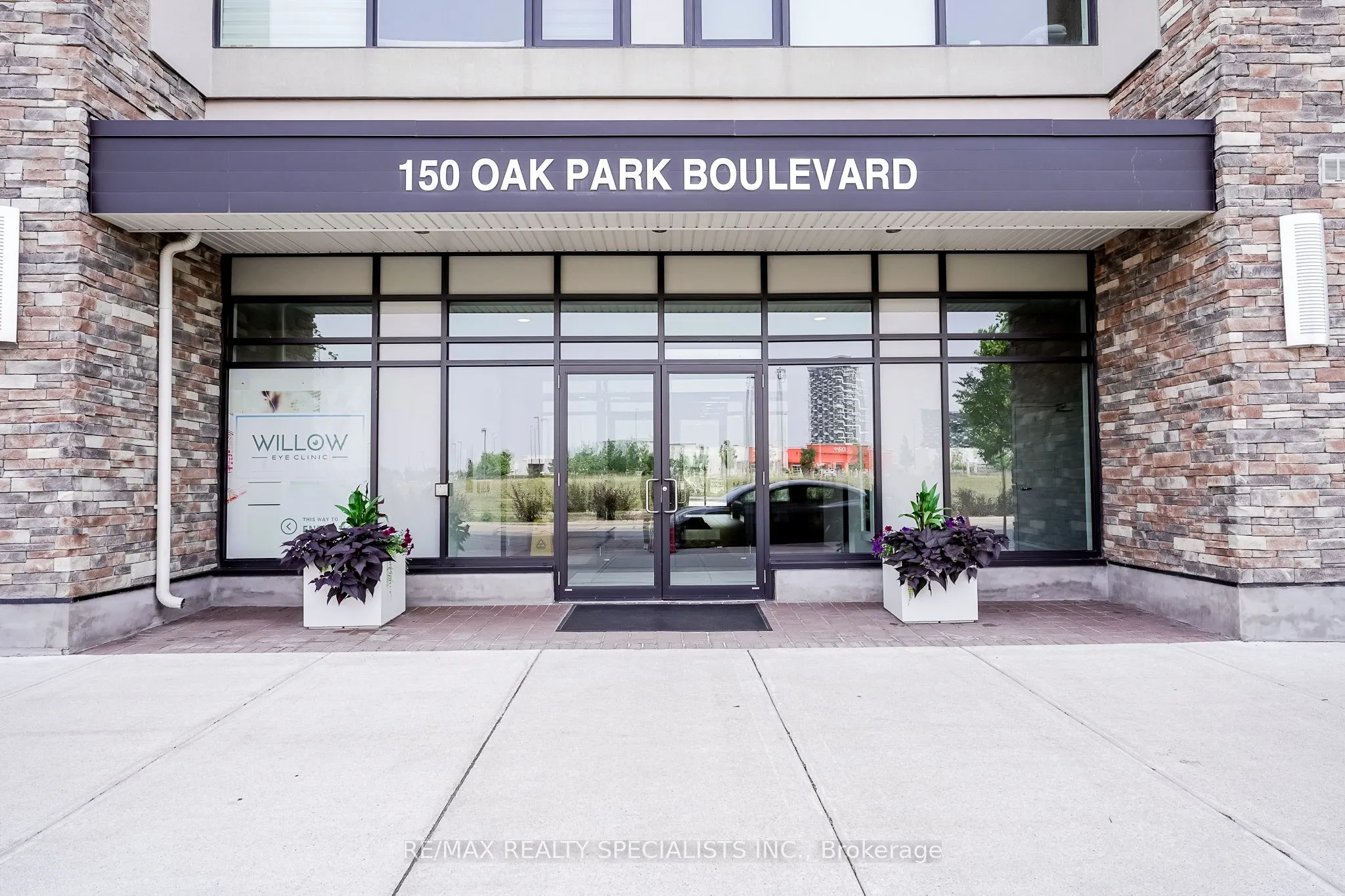 150 Oak Park Boulevard, #513