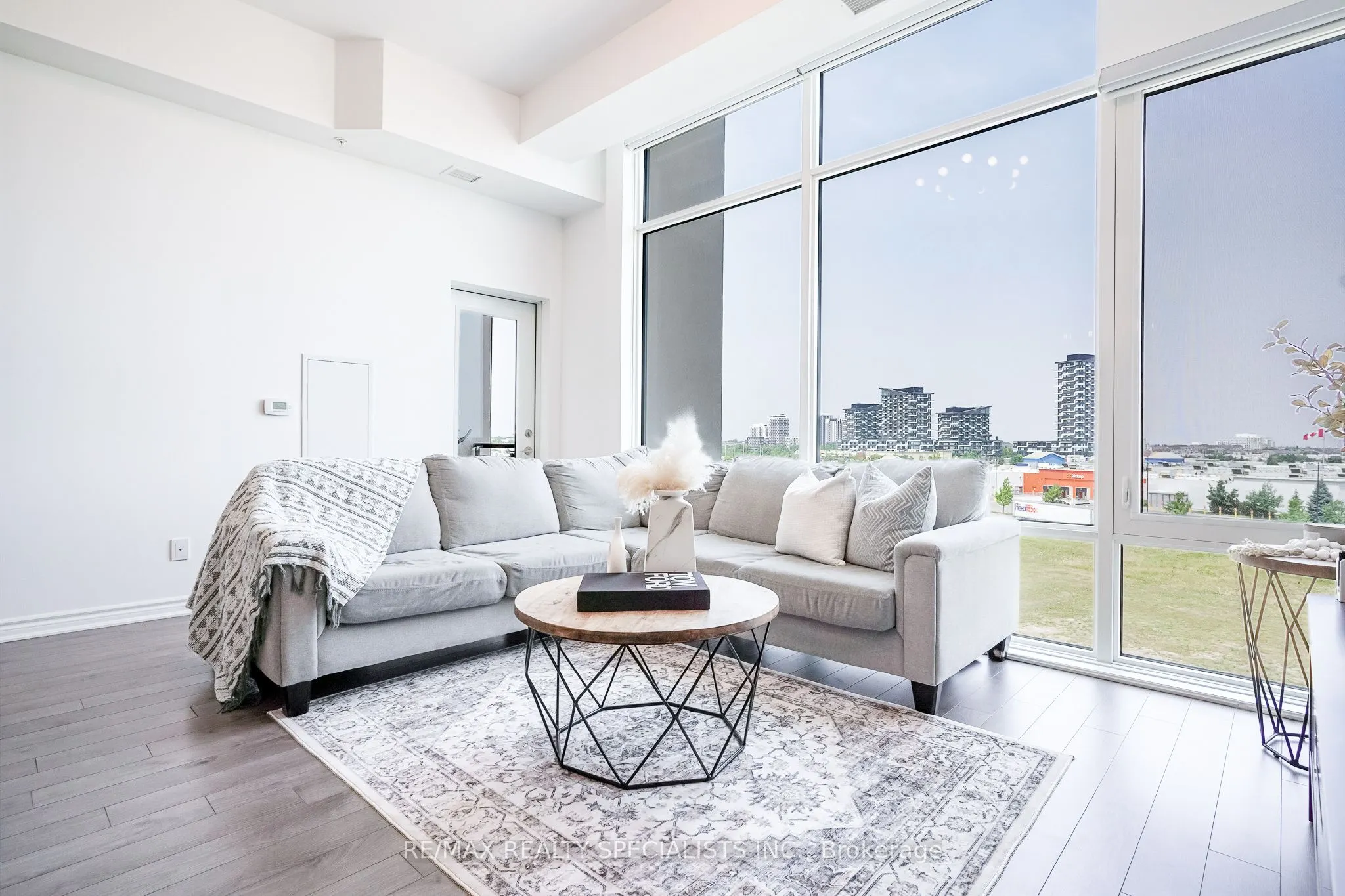150 Oak Park Boulevard, #513