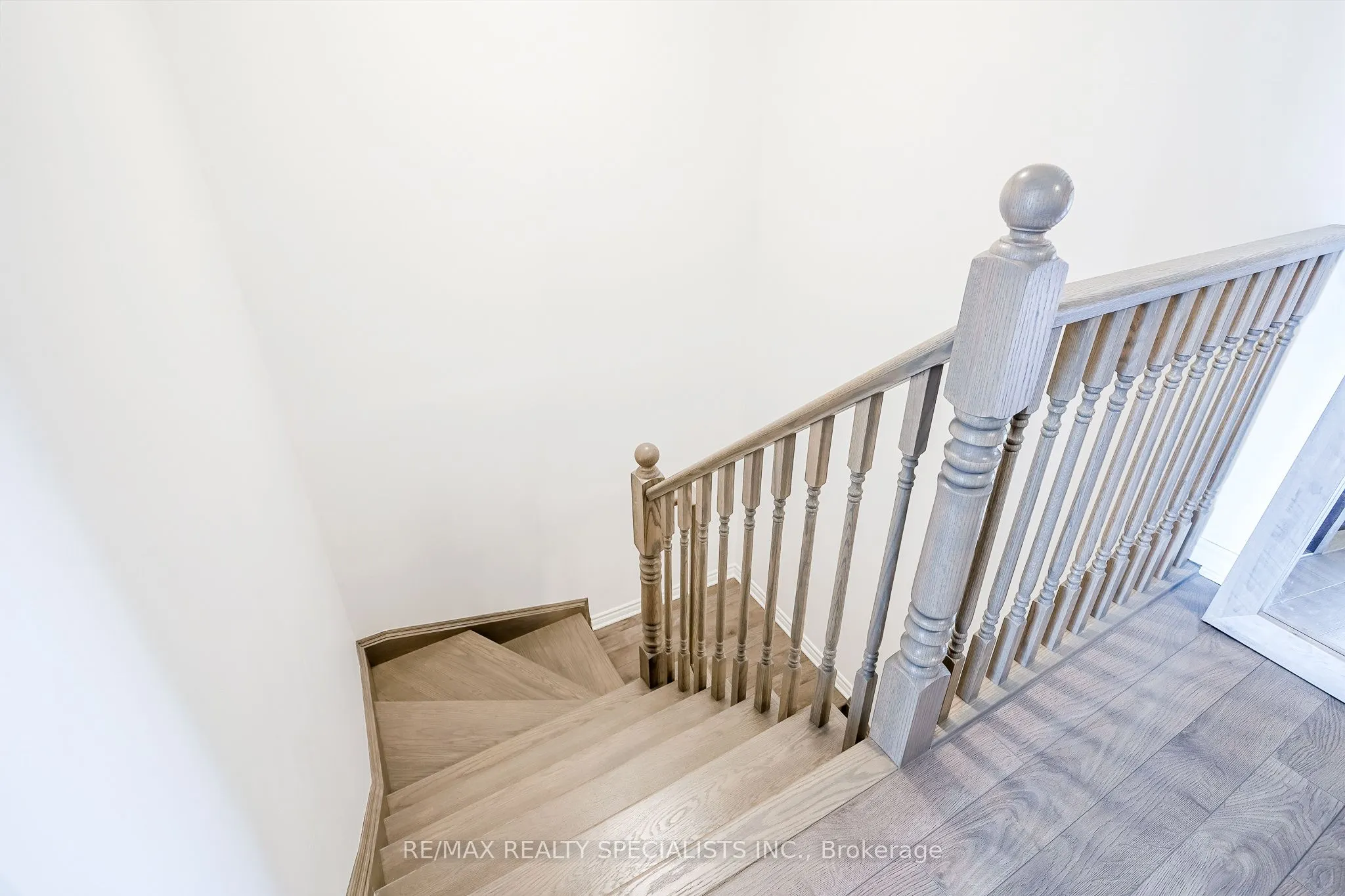 150 Oak Park Boulevard, #513