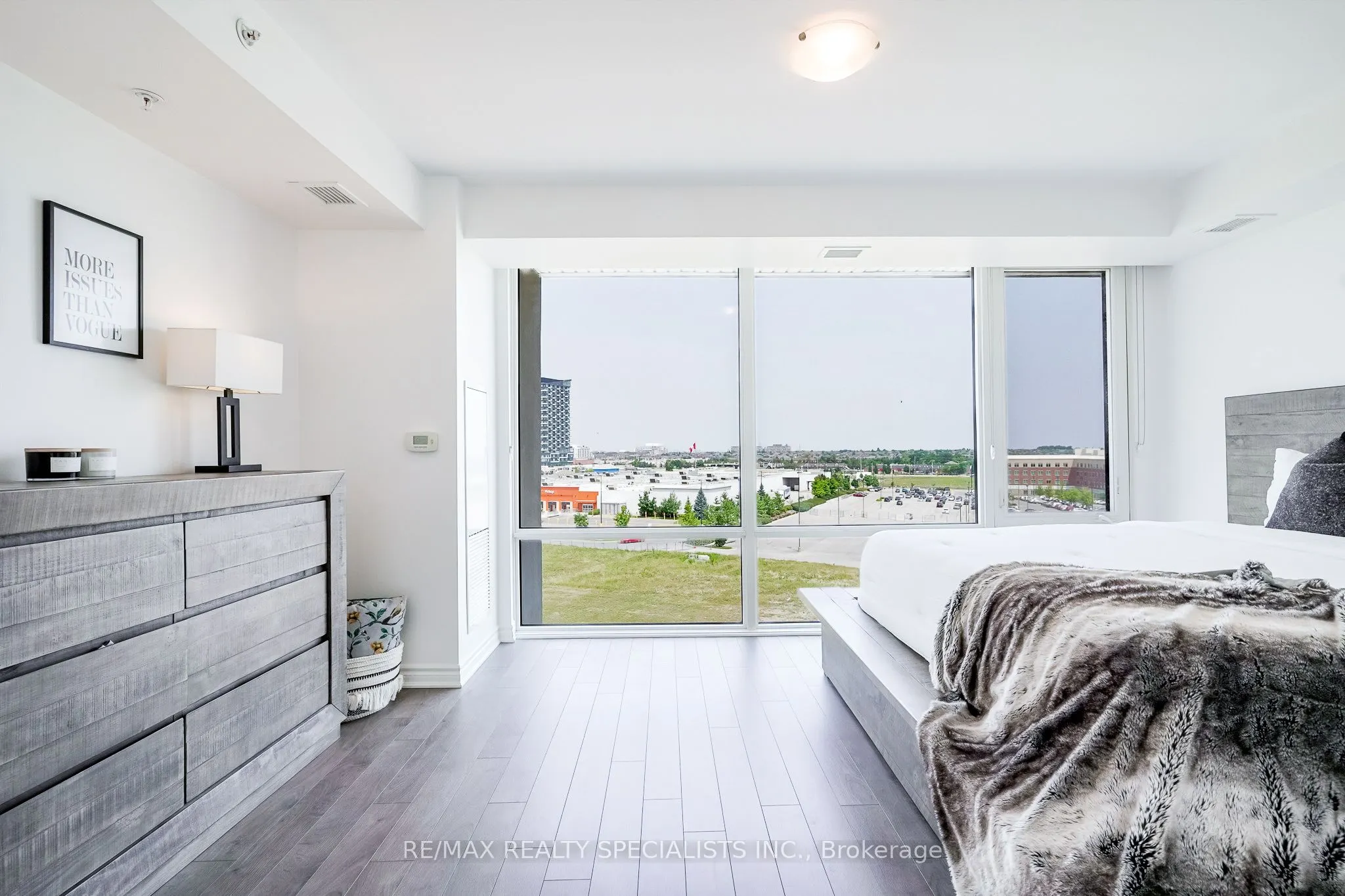 150 Oak Park Boulevard, #513