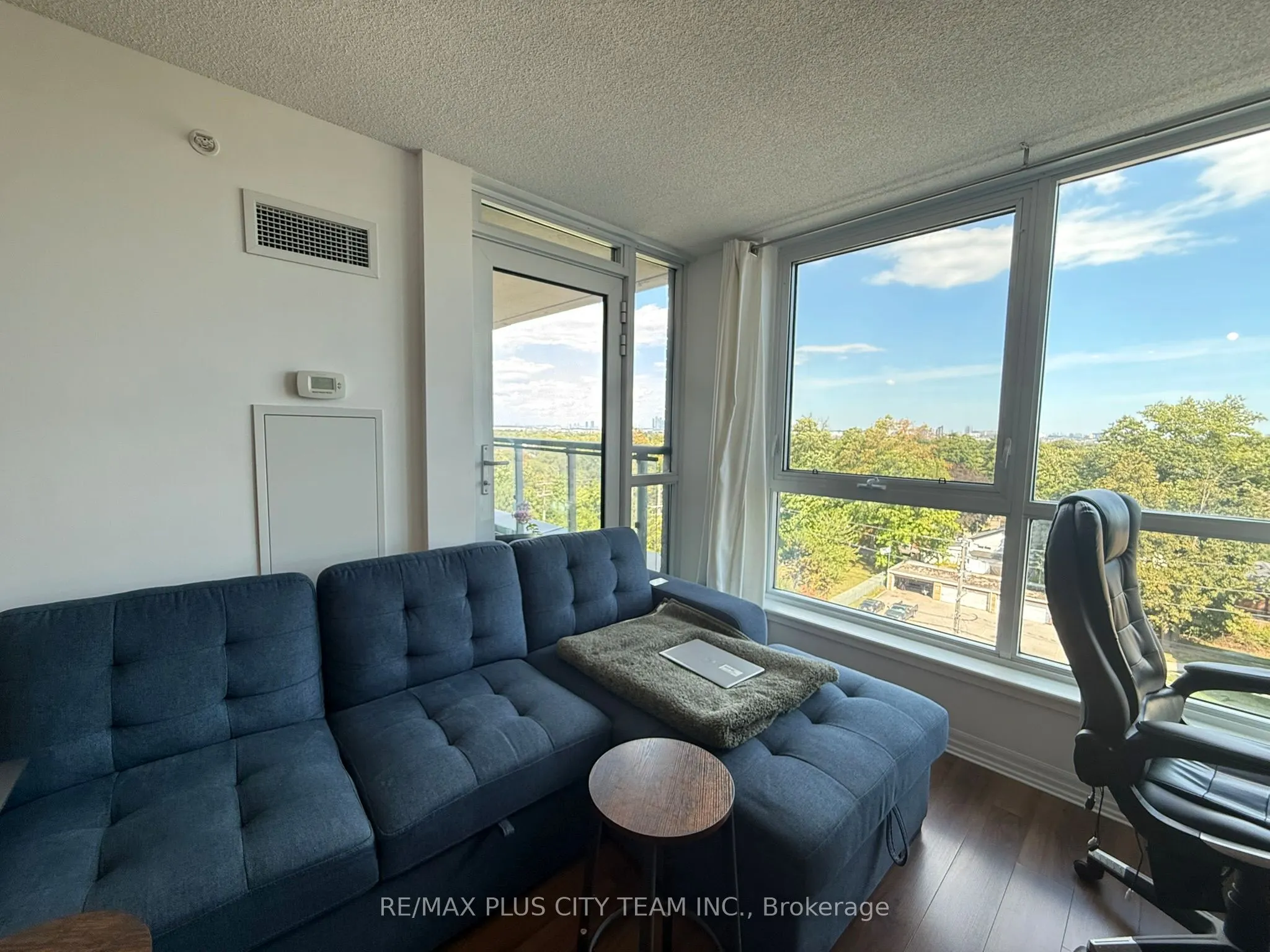80 Esther Lorrie Drive S, #807