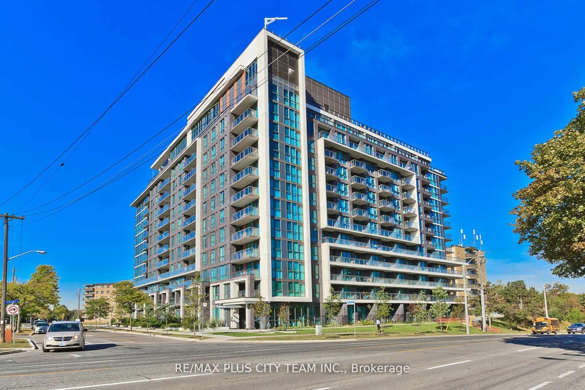 80 Esther Lorrie Drive S, #807