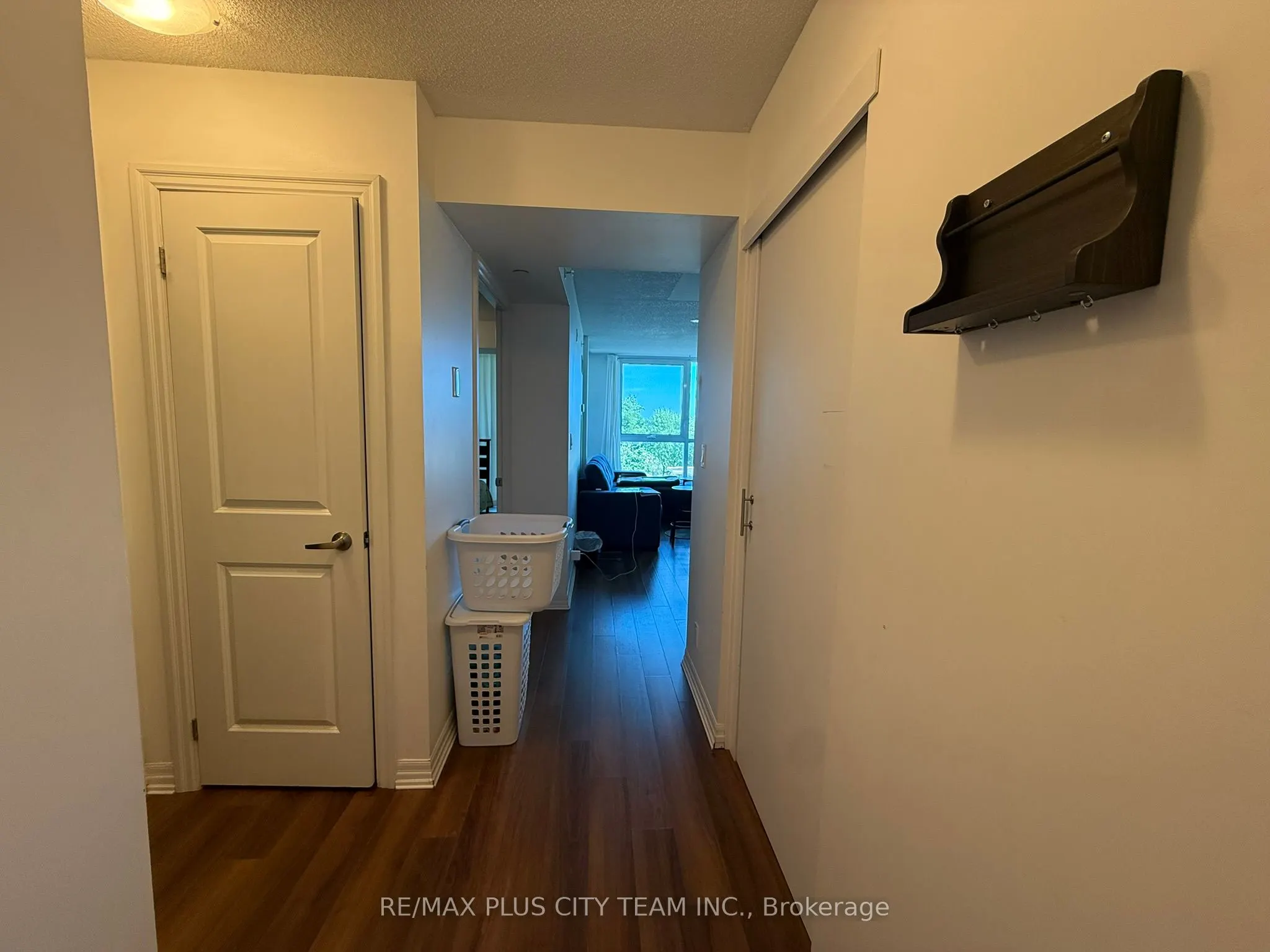 80 Esther Lorrie Drive S, #807