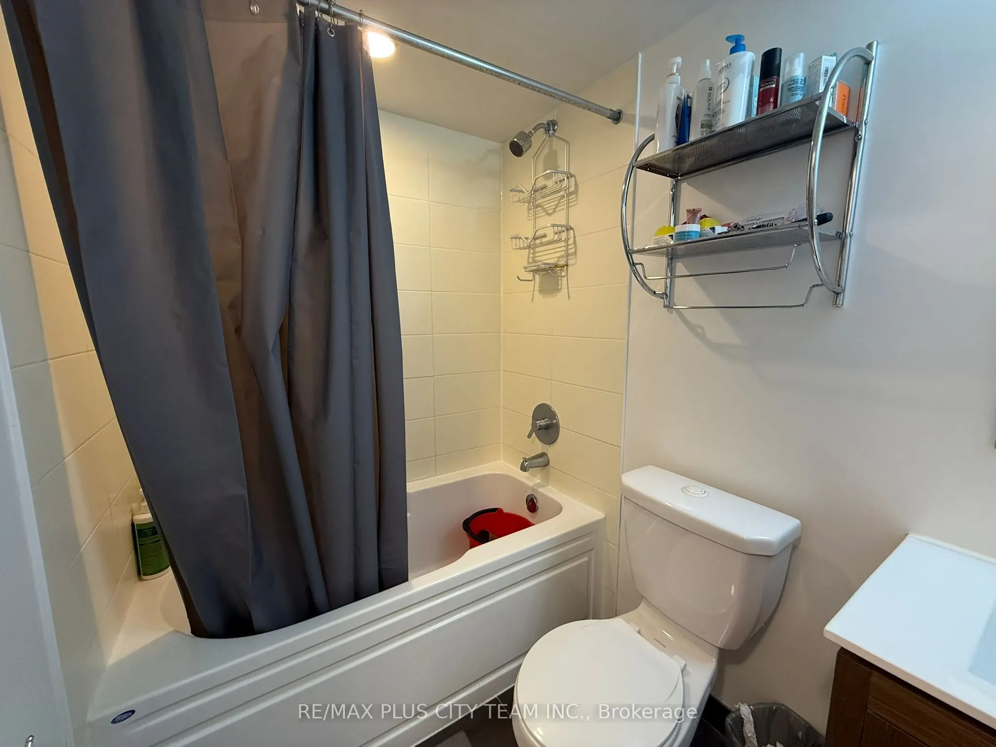 80 Esther Lorrie Drive S, #807