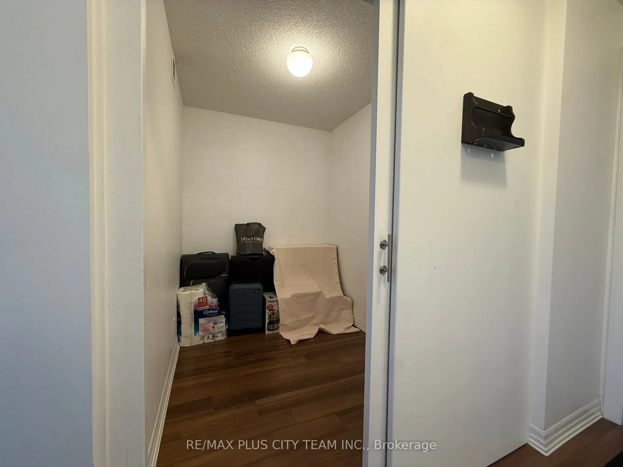 80 Esther Lorrie Drive S, #807