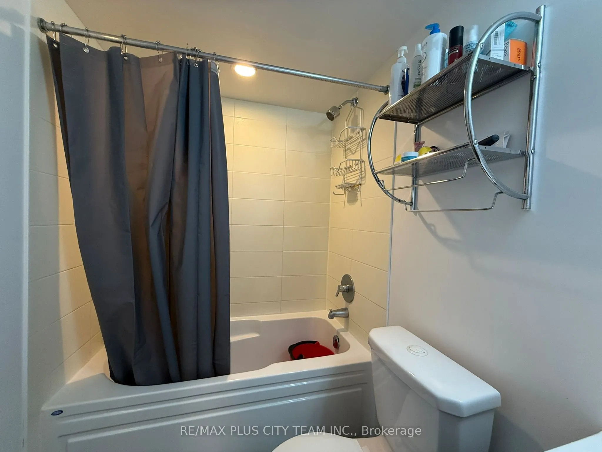 80 Esther Lorrie Drive S, #807
