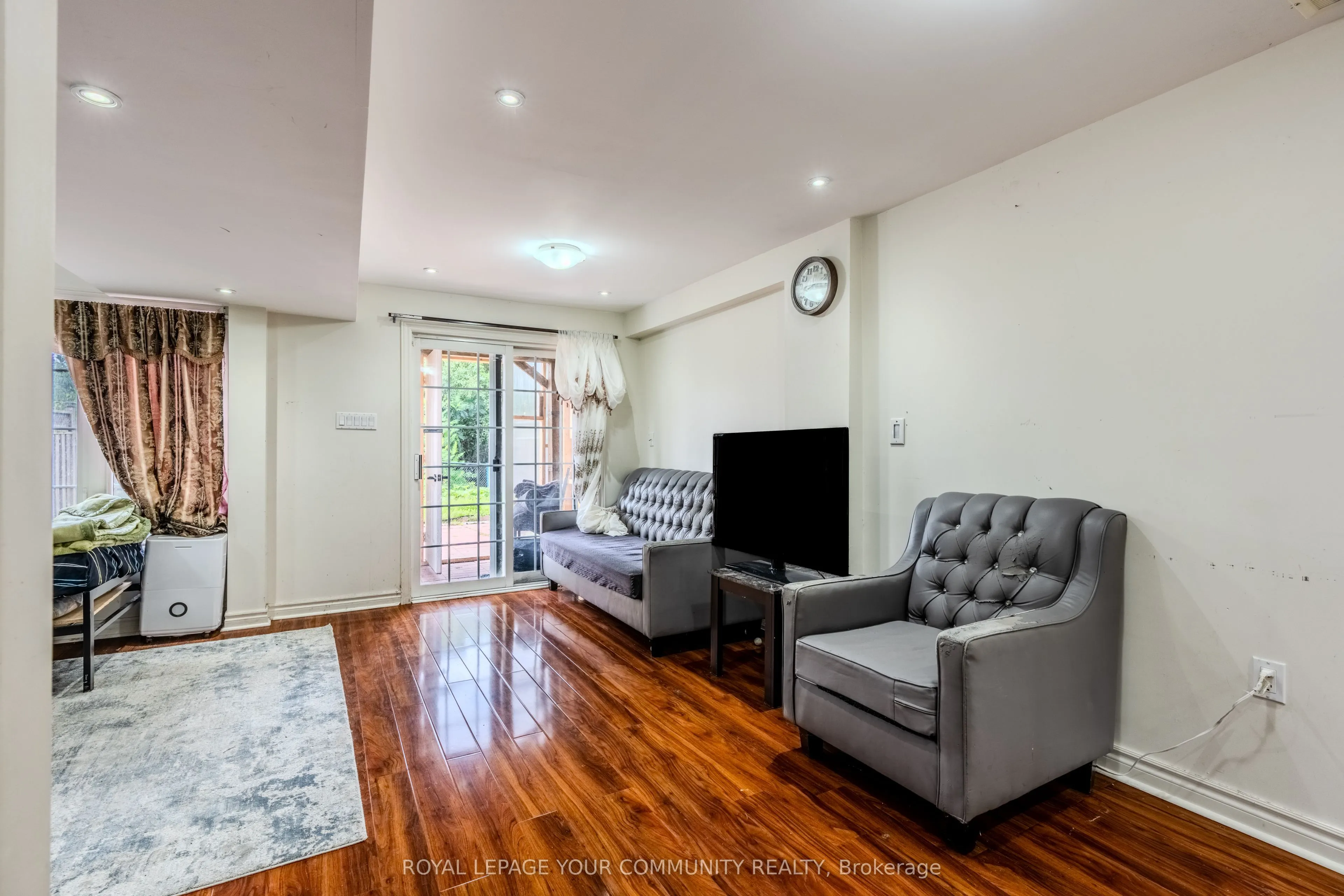 22 Panama Place