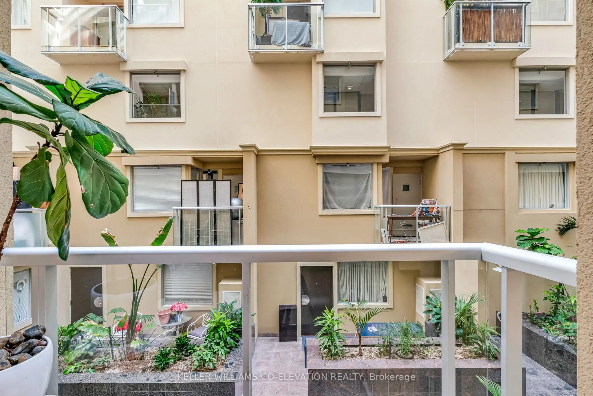 437 Roncesvalles Avenue, #215