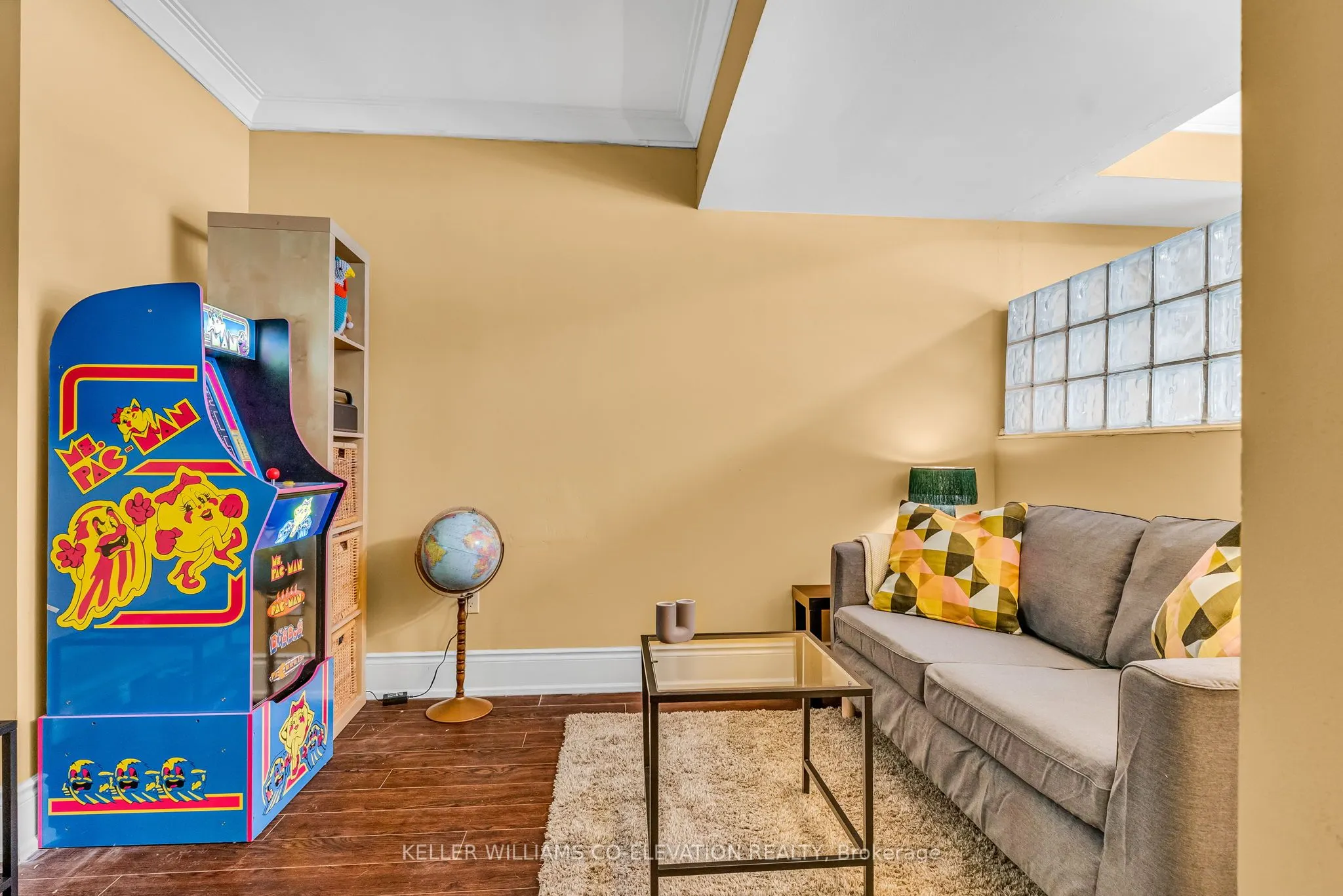 437 Roncesvalles Avenue, #215