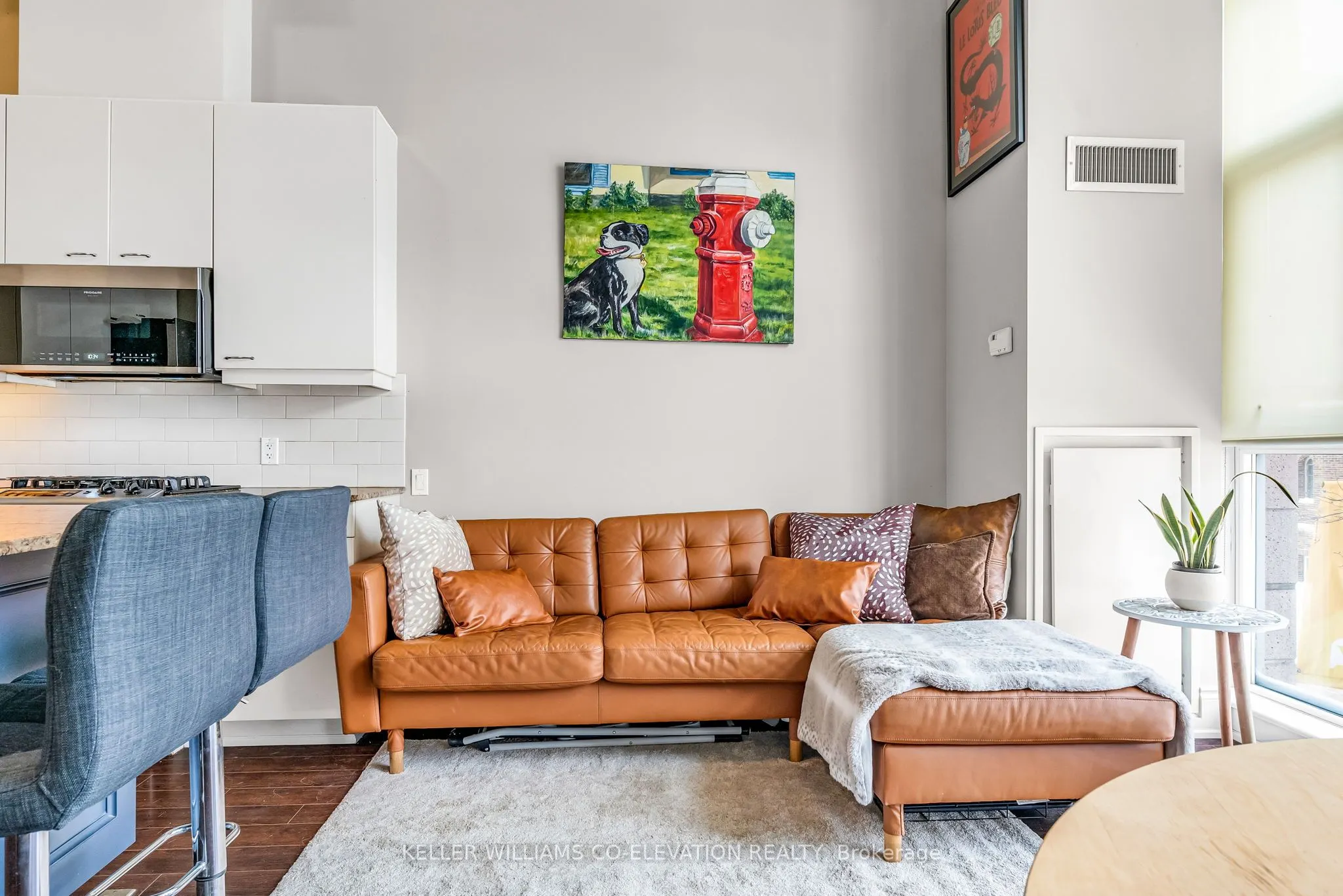 437 Roncesvalles Avenue, #215