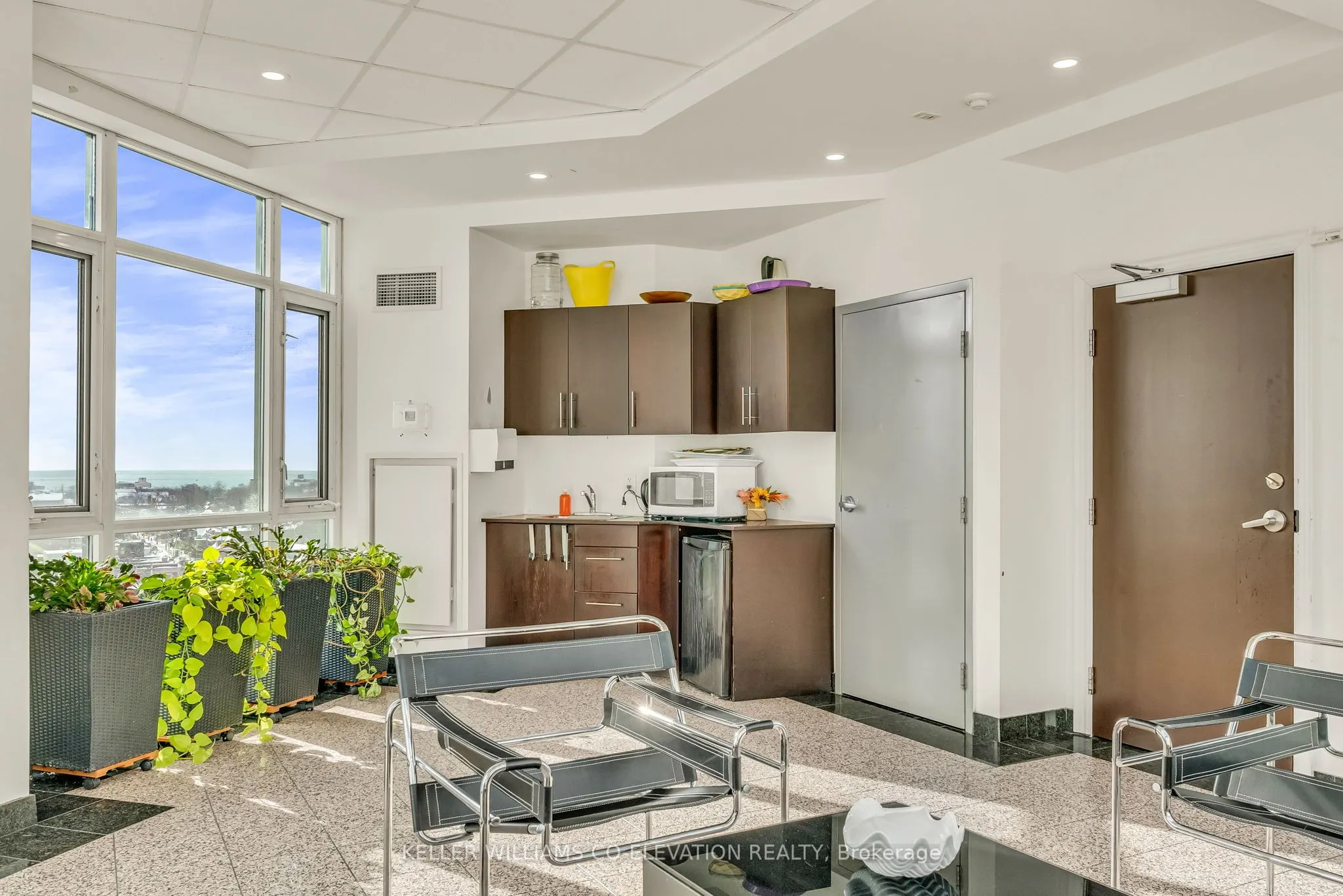 437 Roncesvalles Avenue, #215