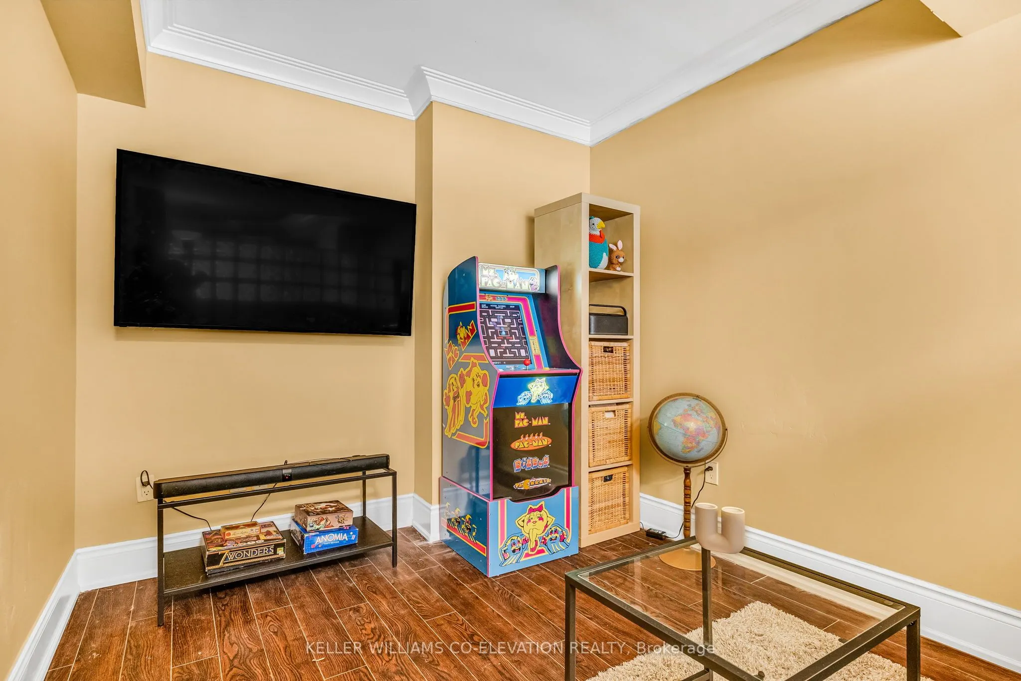 437 Roncesvalles Avenue, #215