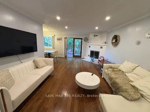 2238 Leominster Drive