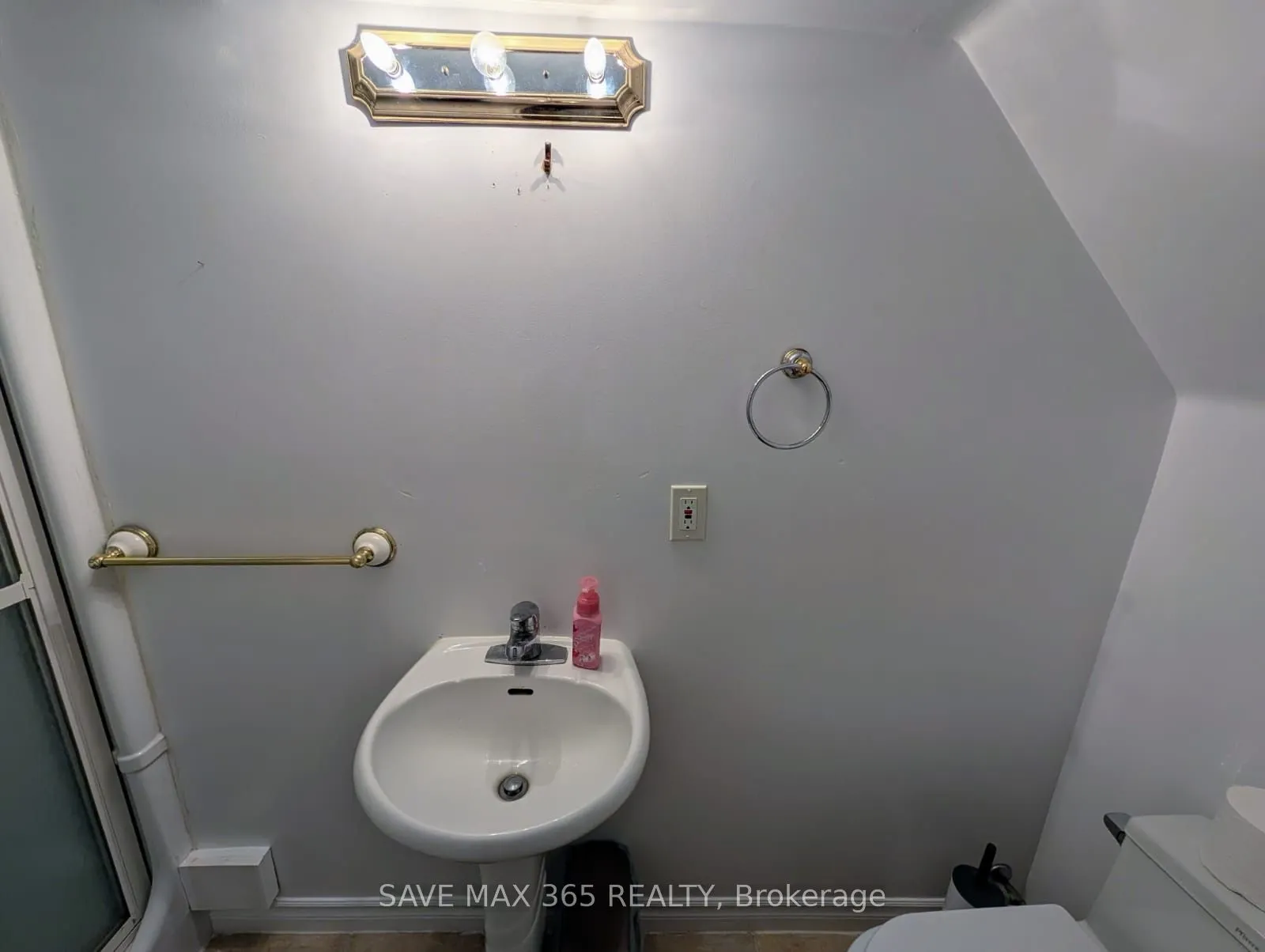 2238 Leominster Drive