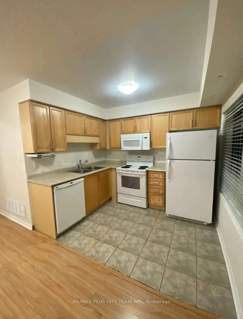 625 Dundas Street, #5