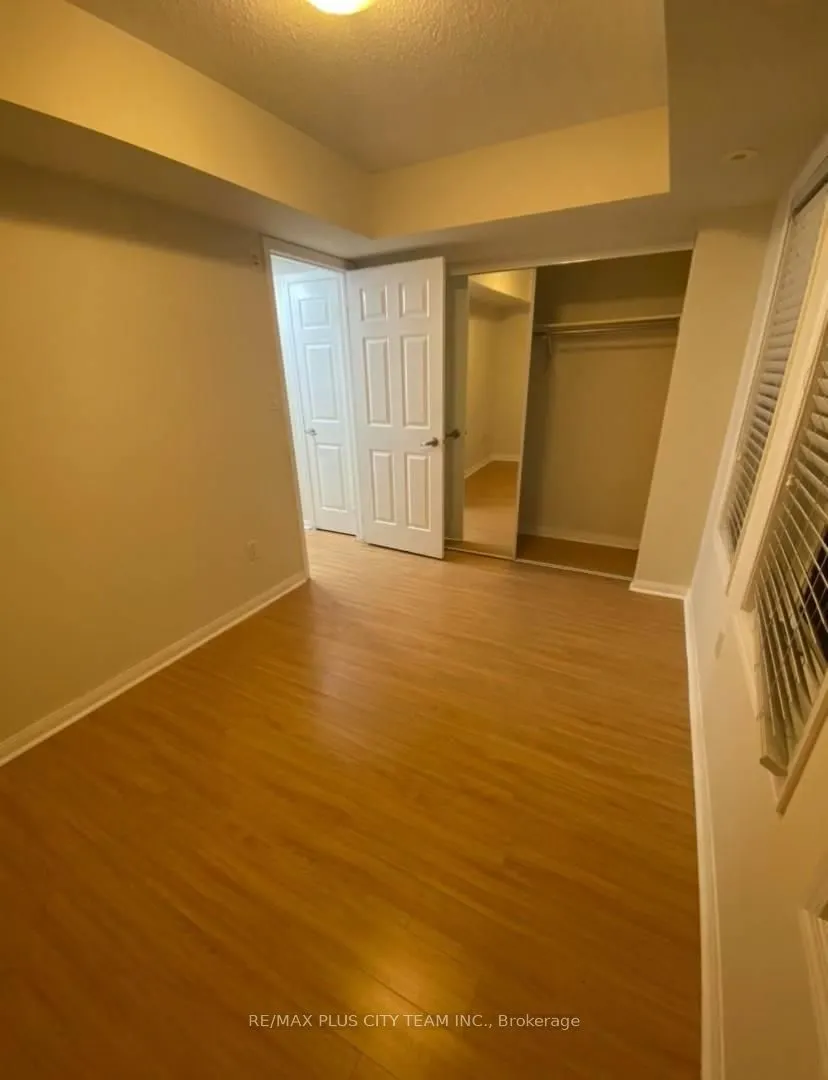 625 Dundas Street, #5