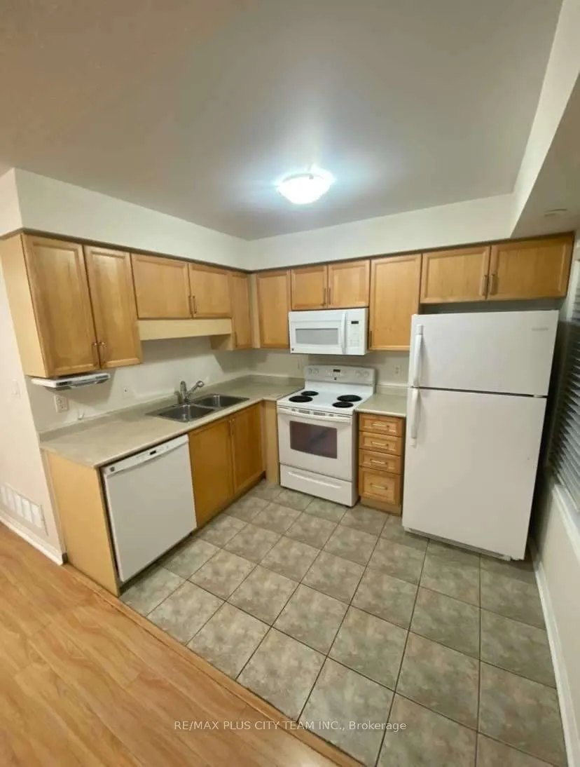 625 Dundas Street, #5