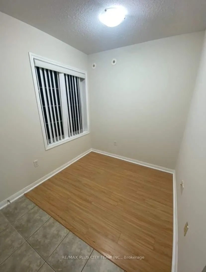 625 Dundas Street, #5