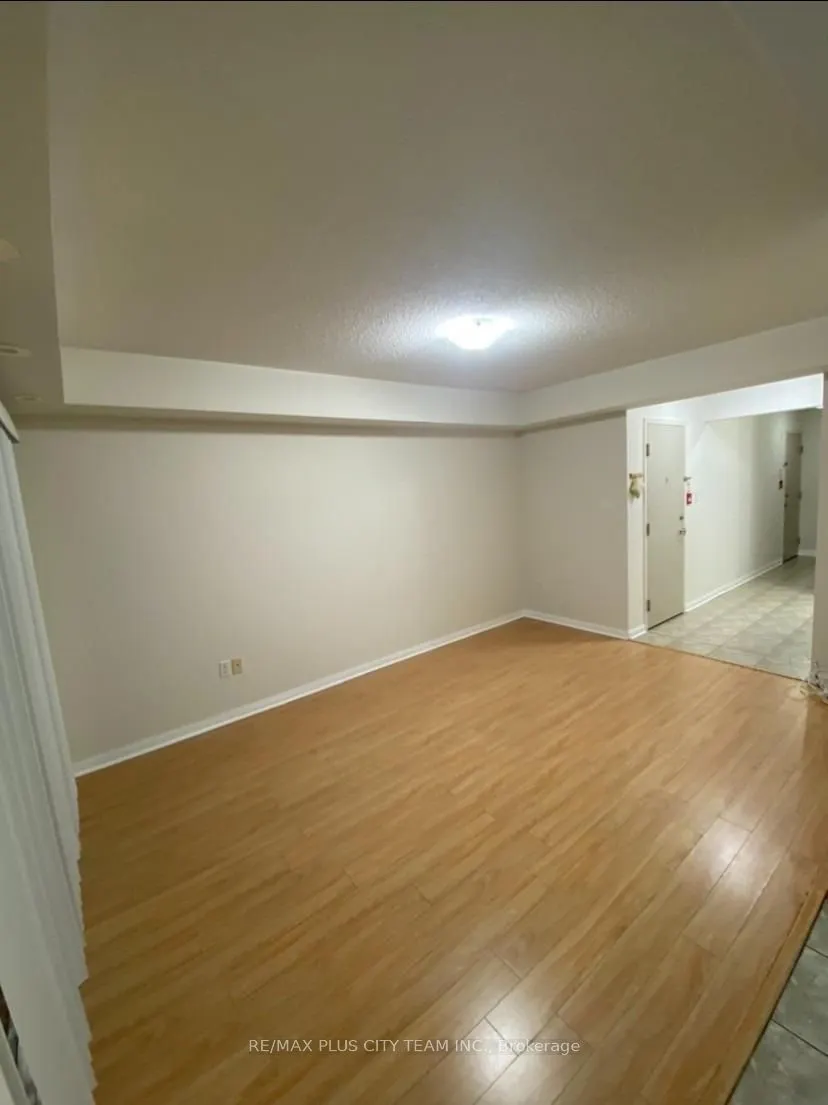 625 Dundas Street, #5