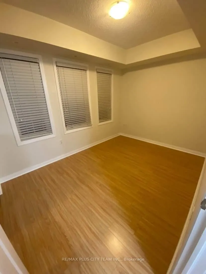 625 Dundas Street, #5