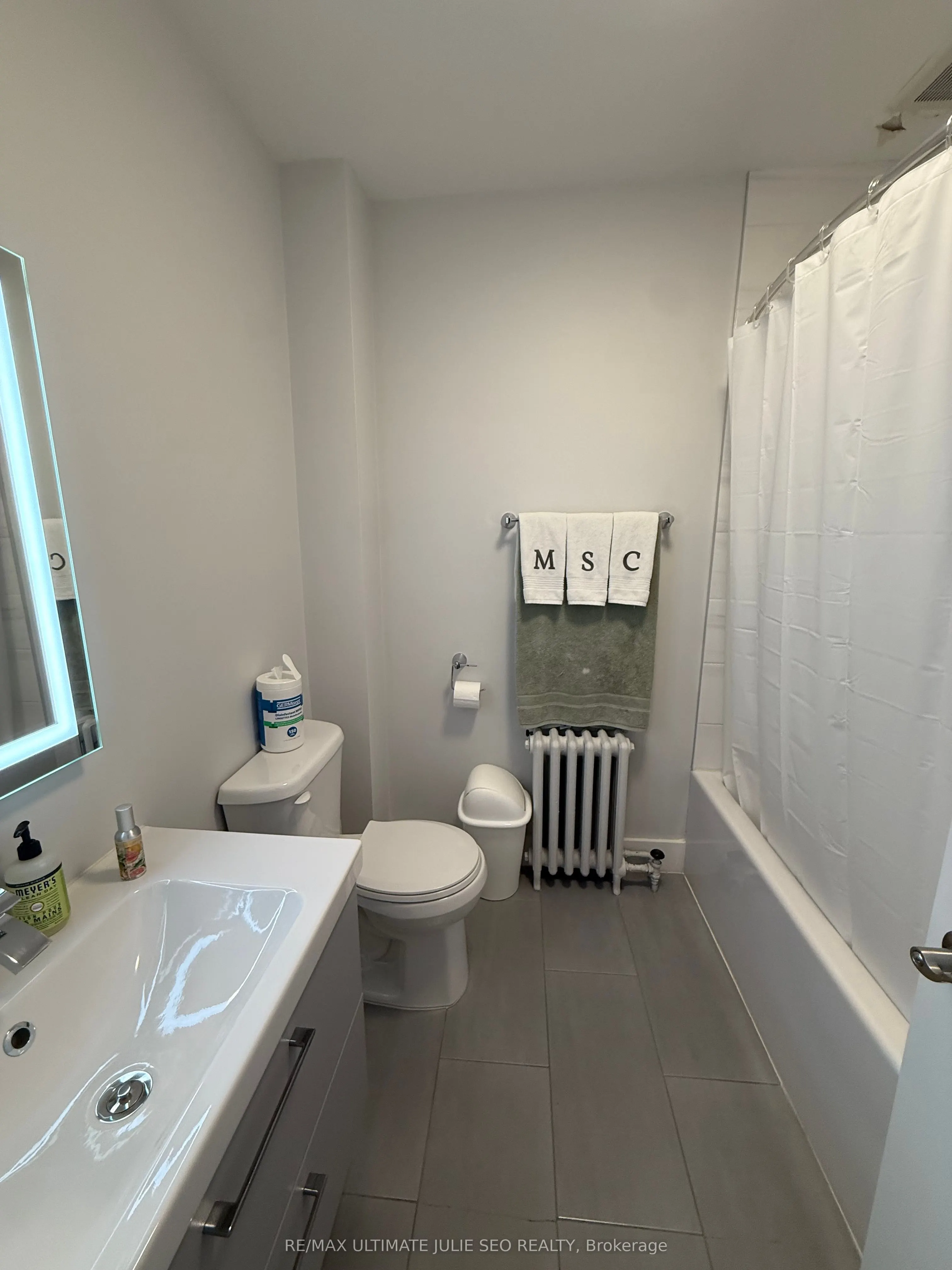 2318 Bloor Street W, #2nd floor