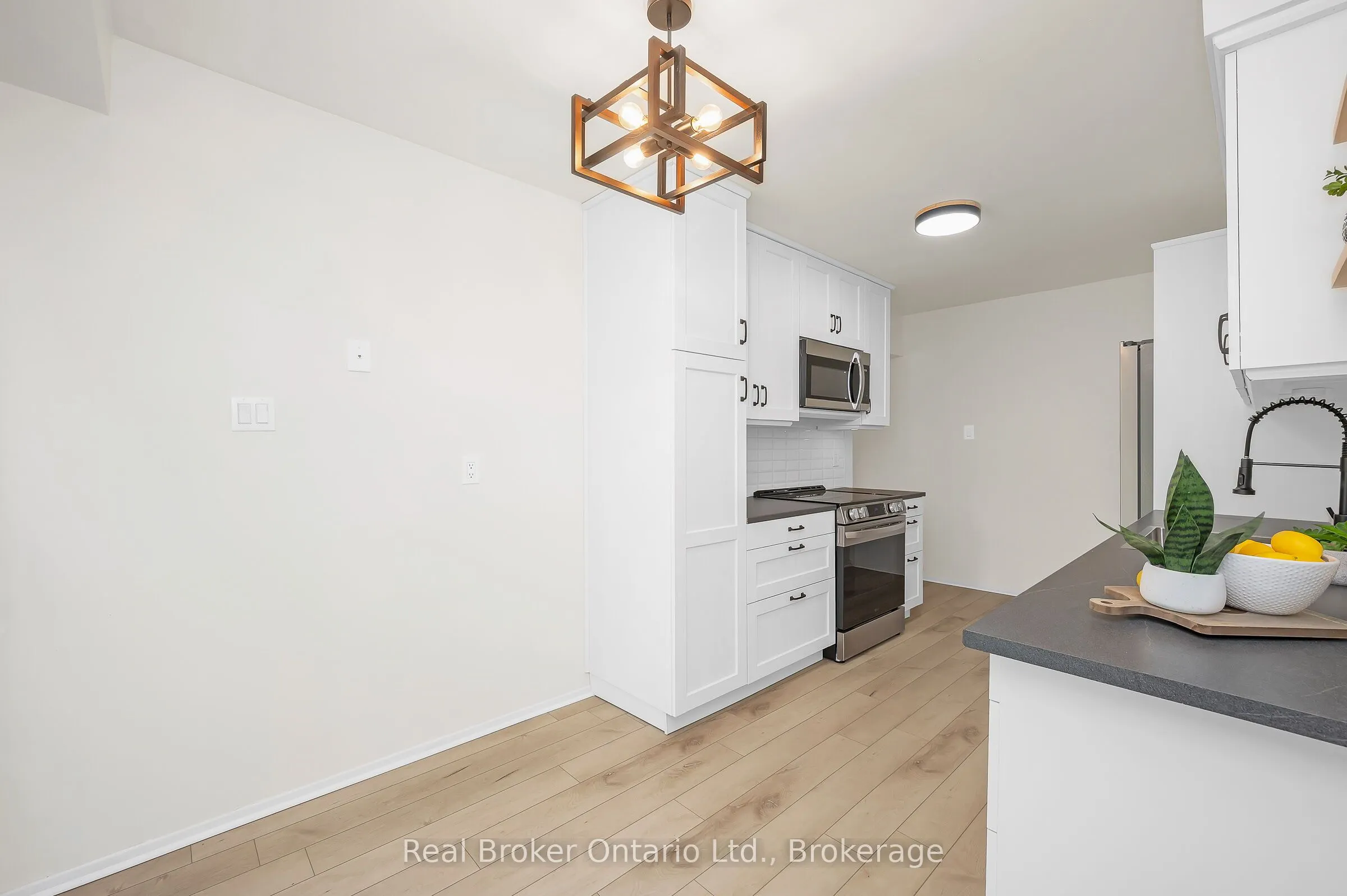 815 Sweetwater Crescent