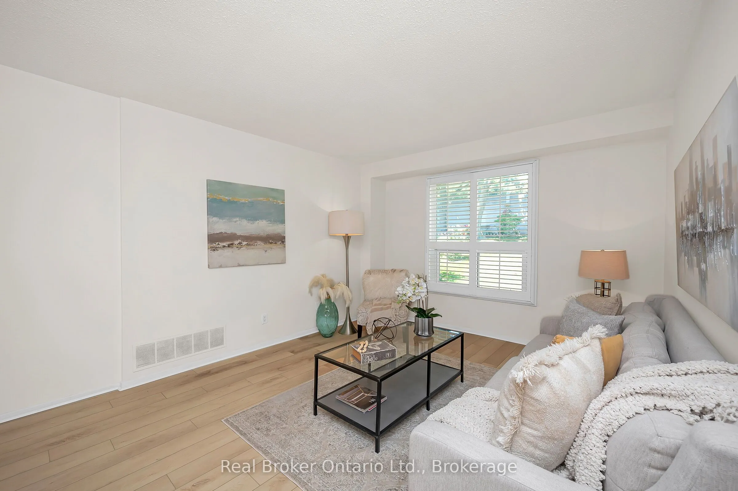 815 Sweetwater Crescent
