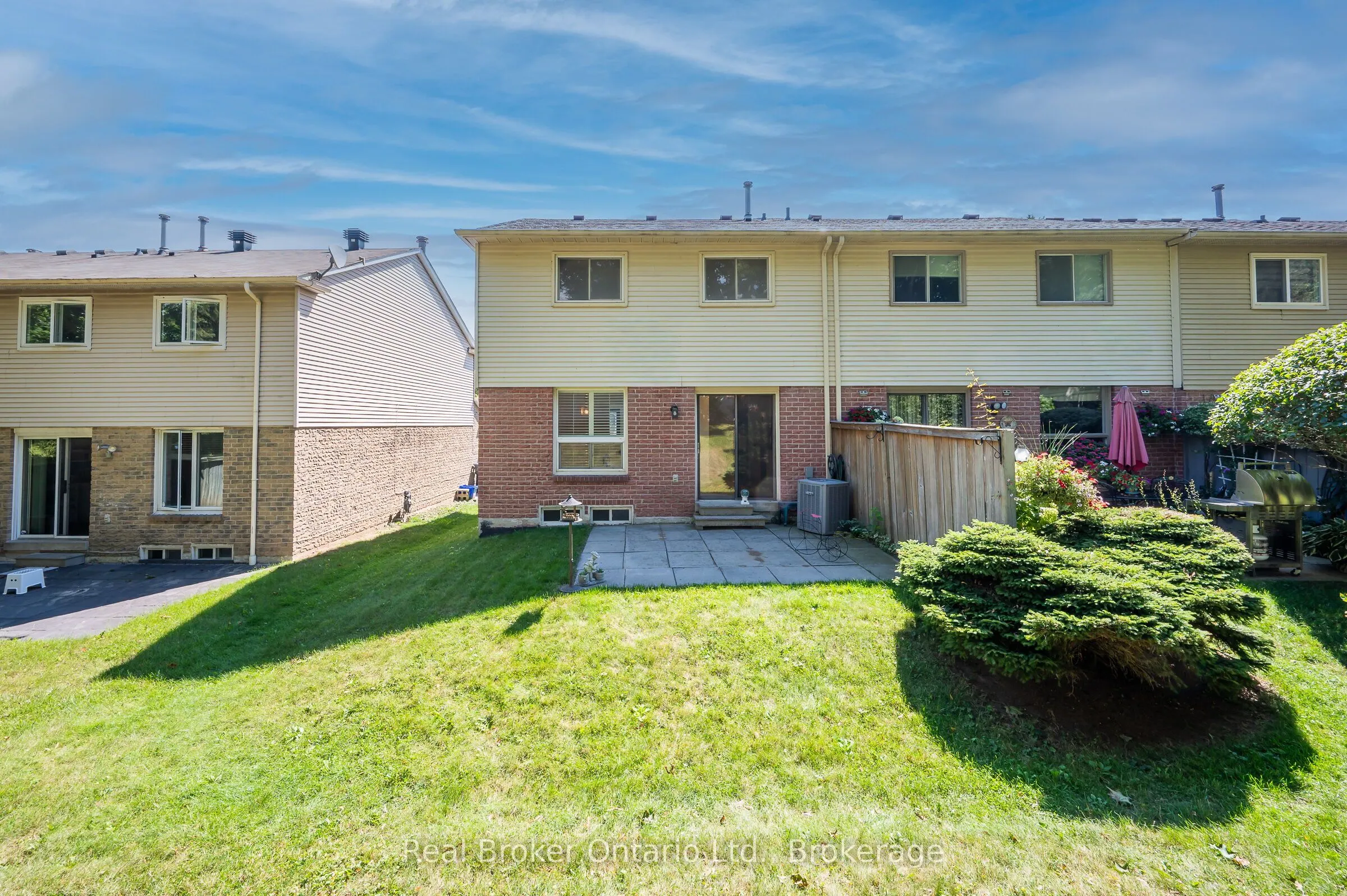 815 Sweetwater Crescent